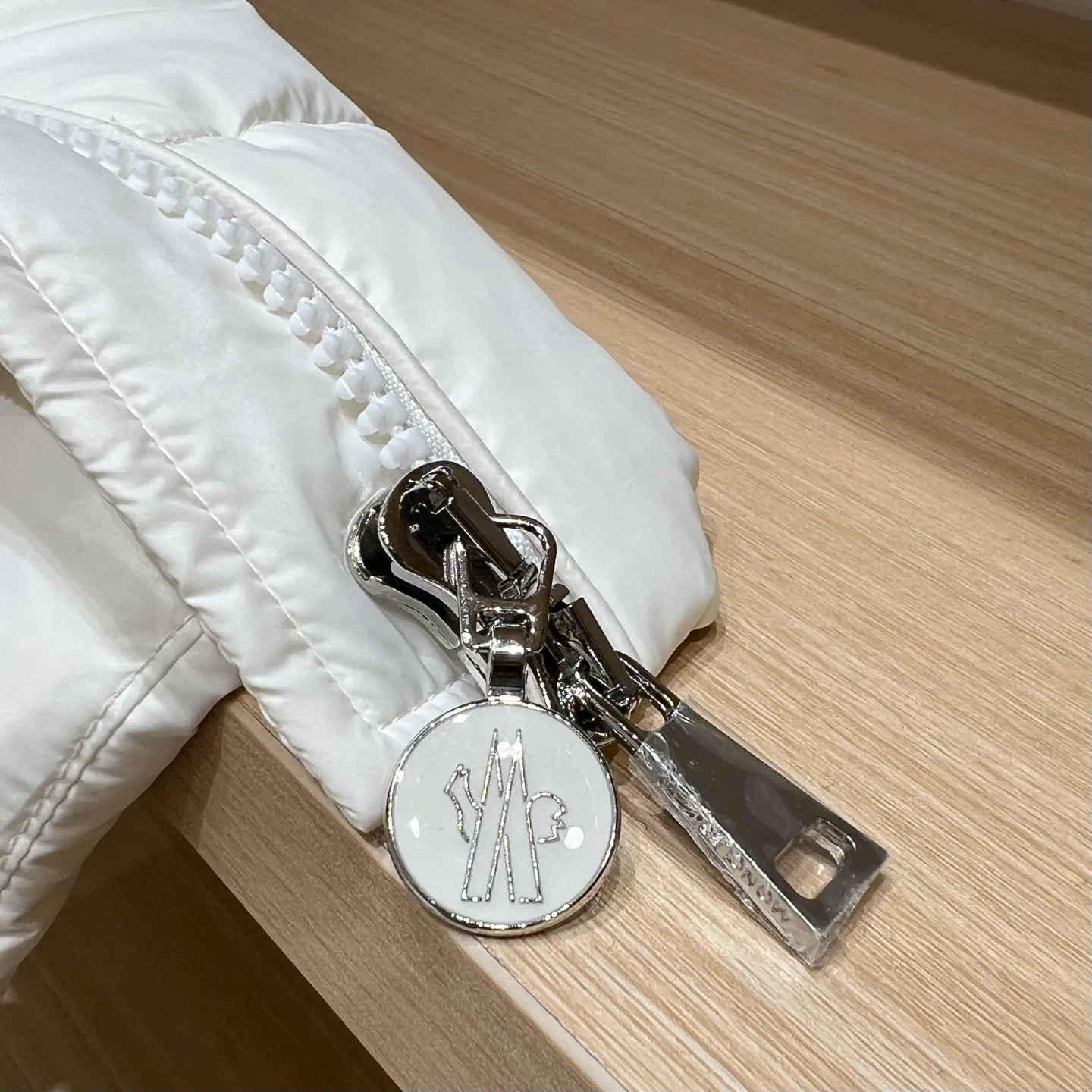 Куртки И Пуховики Женские Moncler 18328164