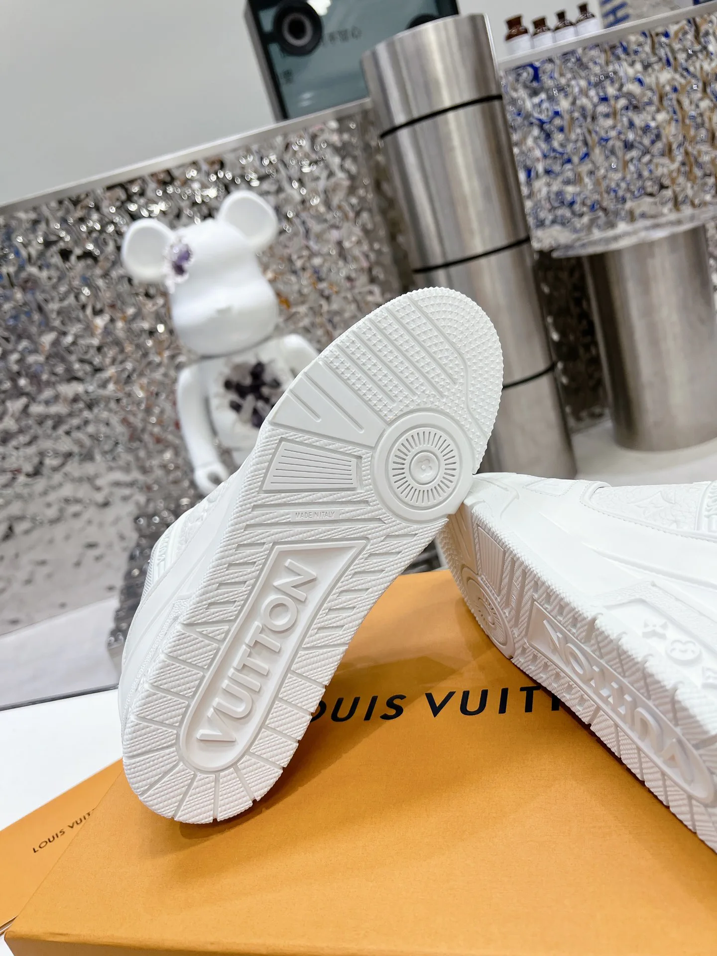 Кроссовки Женские Louis Vuitton 11707384