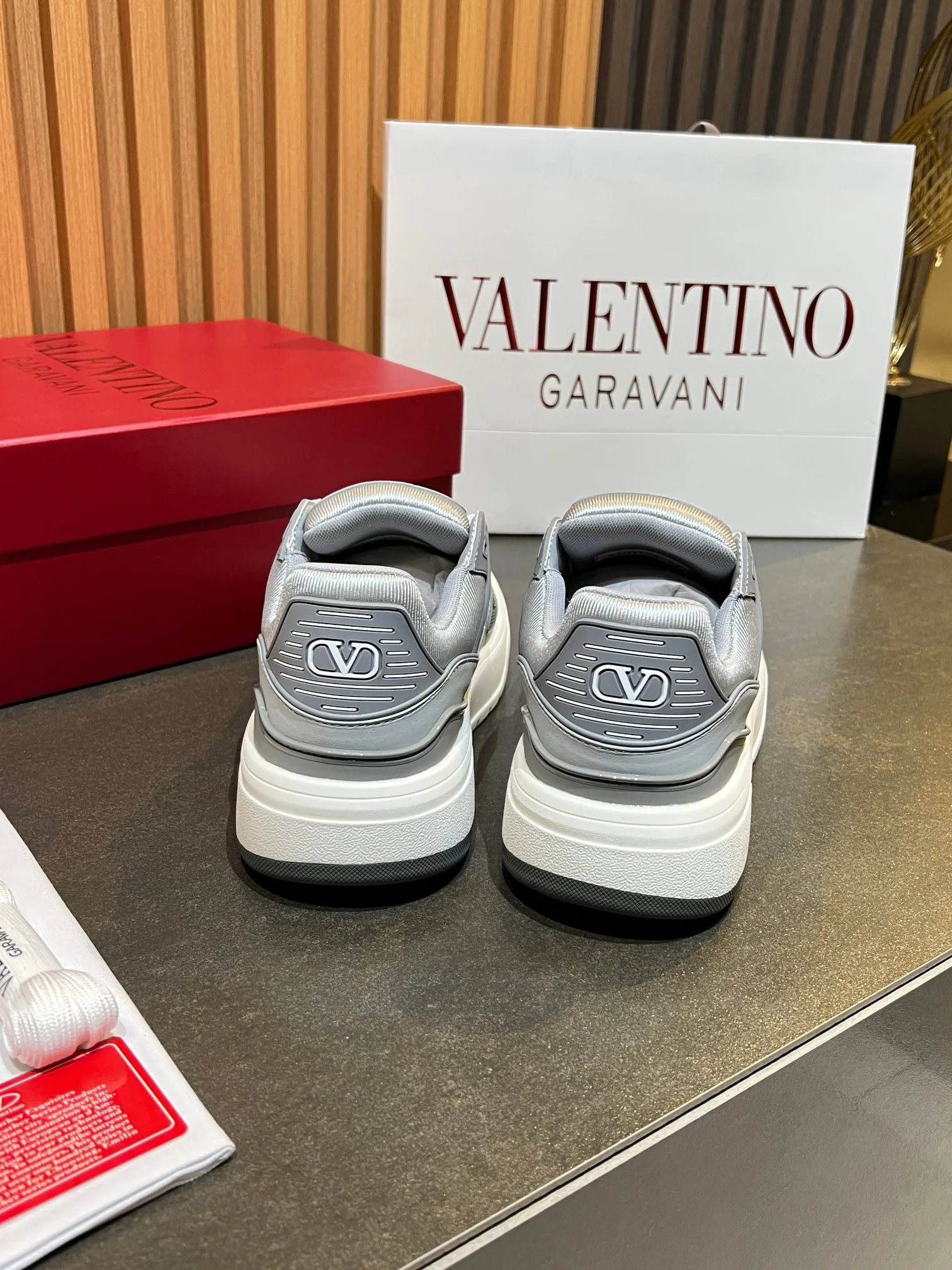 Кроссовки Женские Valentino 11575956