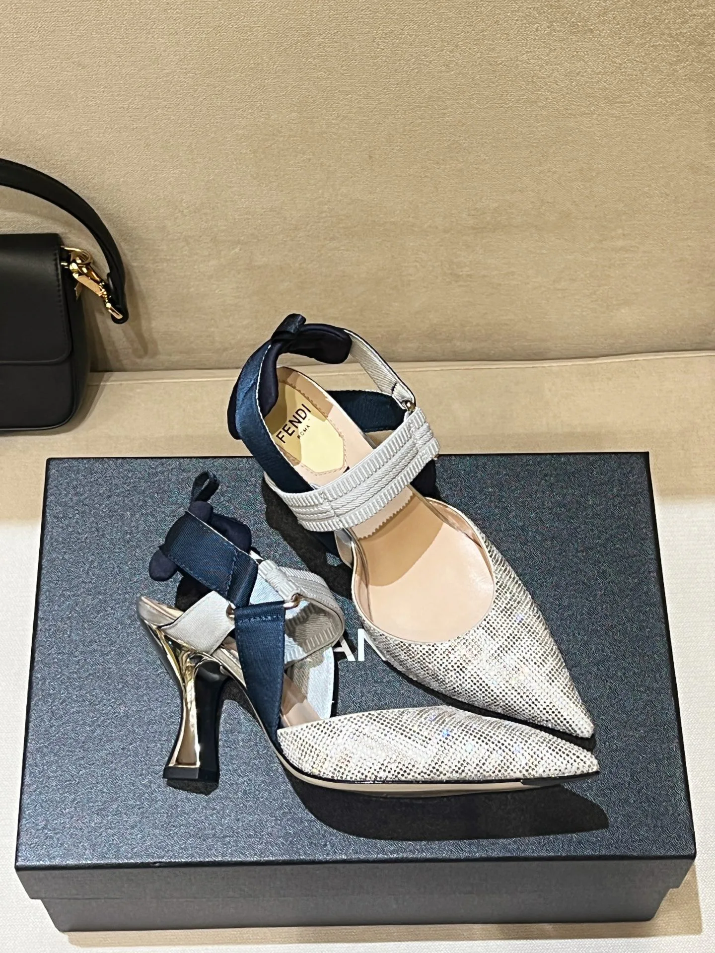 Сандалии Женские Fendi 9288942