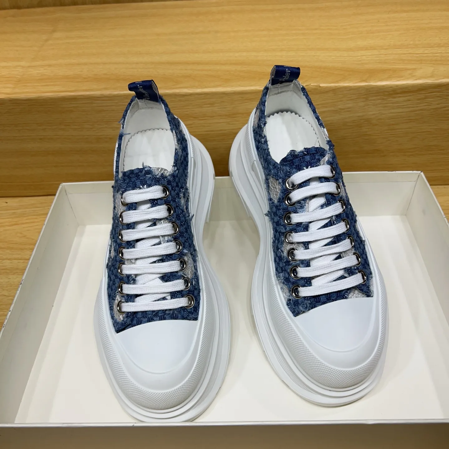 Кроссовки Женские Alexander Mcqueen 17545166
