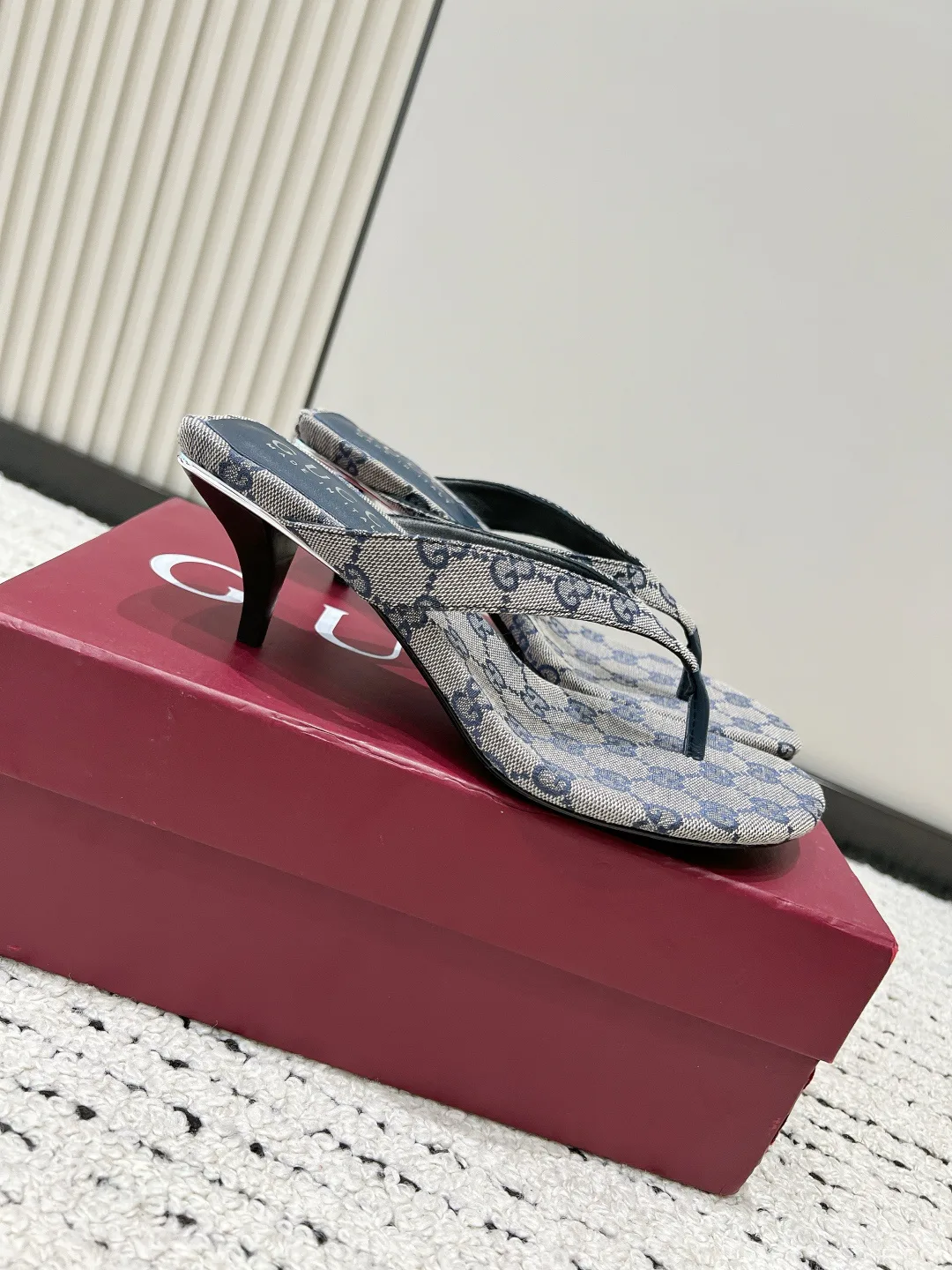 Шлепанцы Женские Gucci 17637840