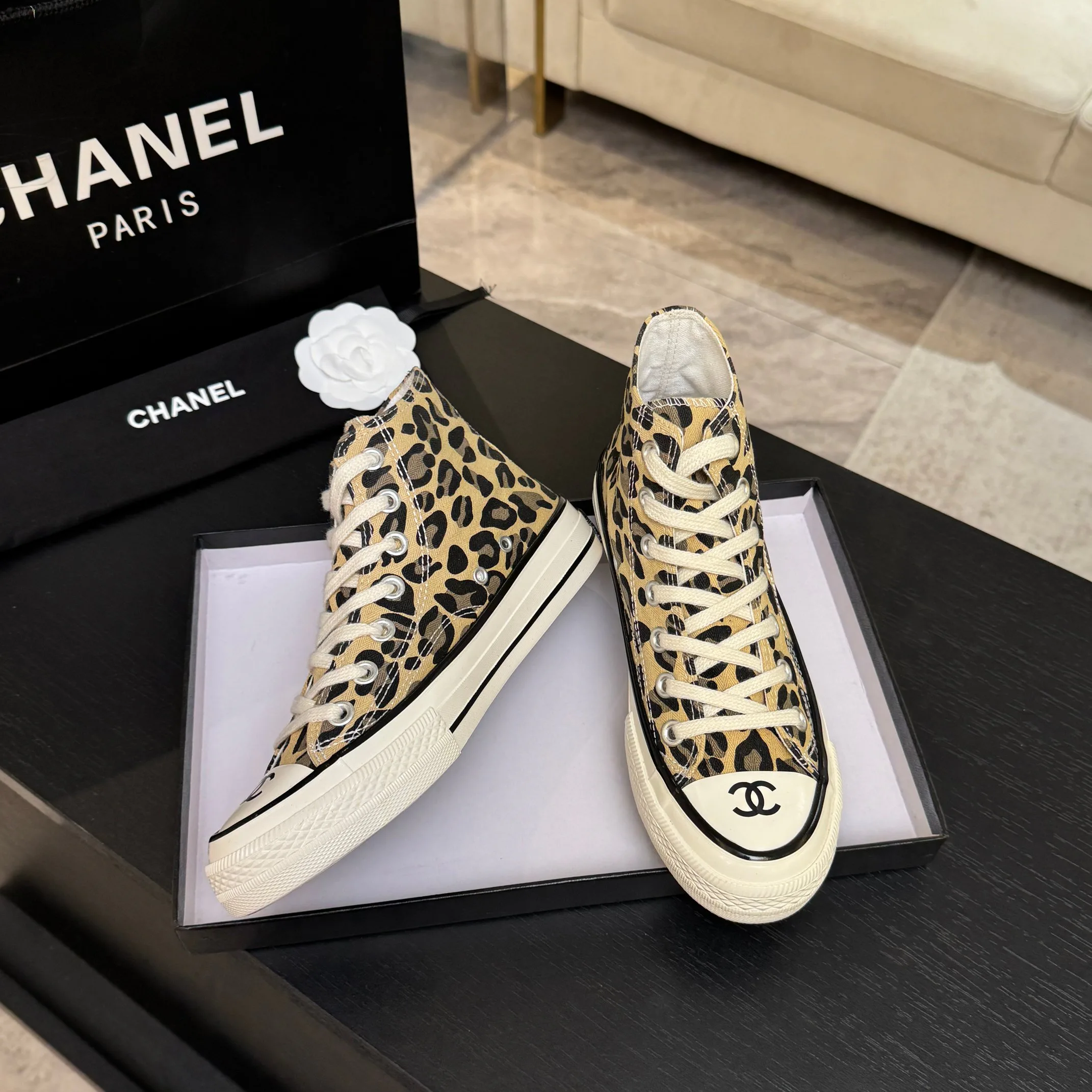 Кроссовки Женские Chanel 18062553