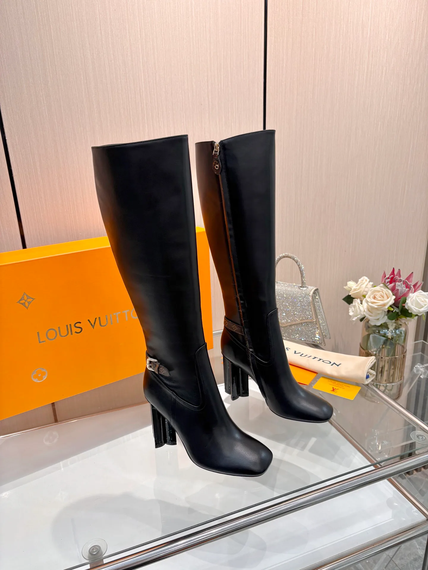 Сапоги Женские Louis Vuitton 19043392