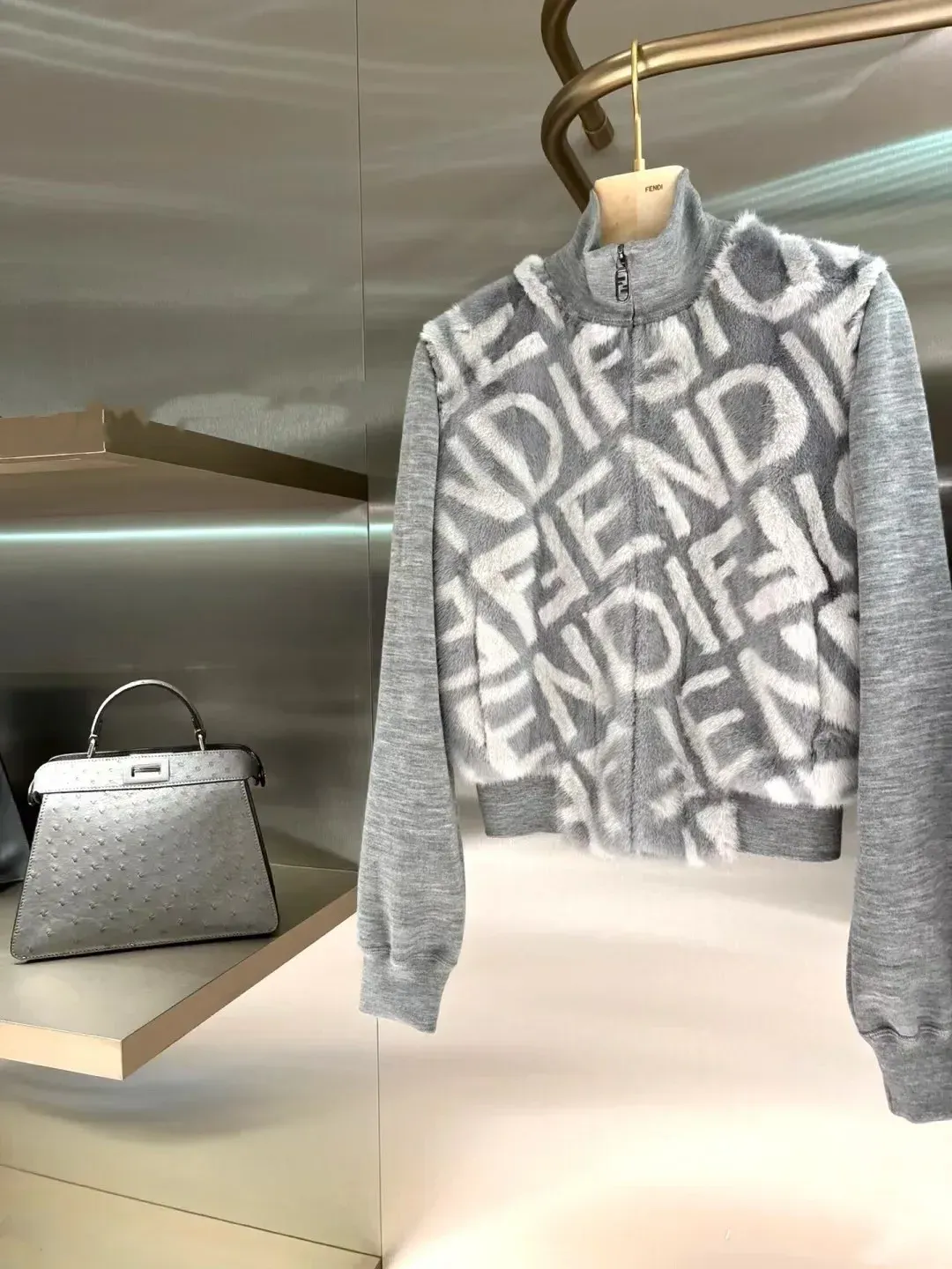 Куртки И Пуховики Женские Fendi 1065890