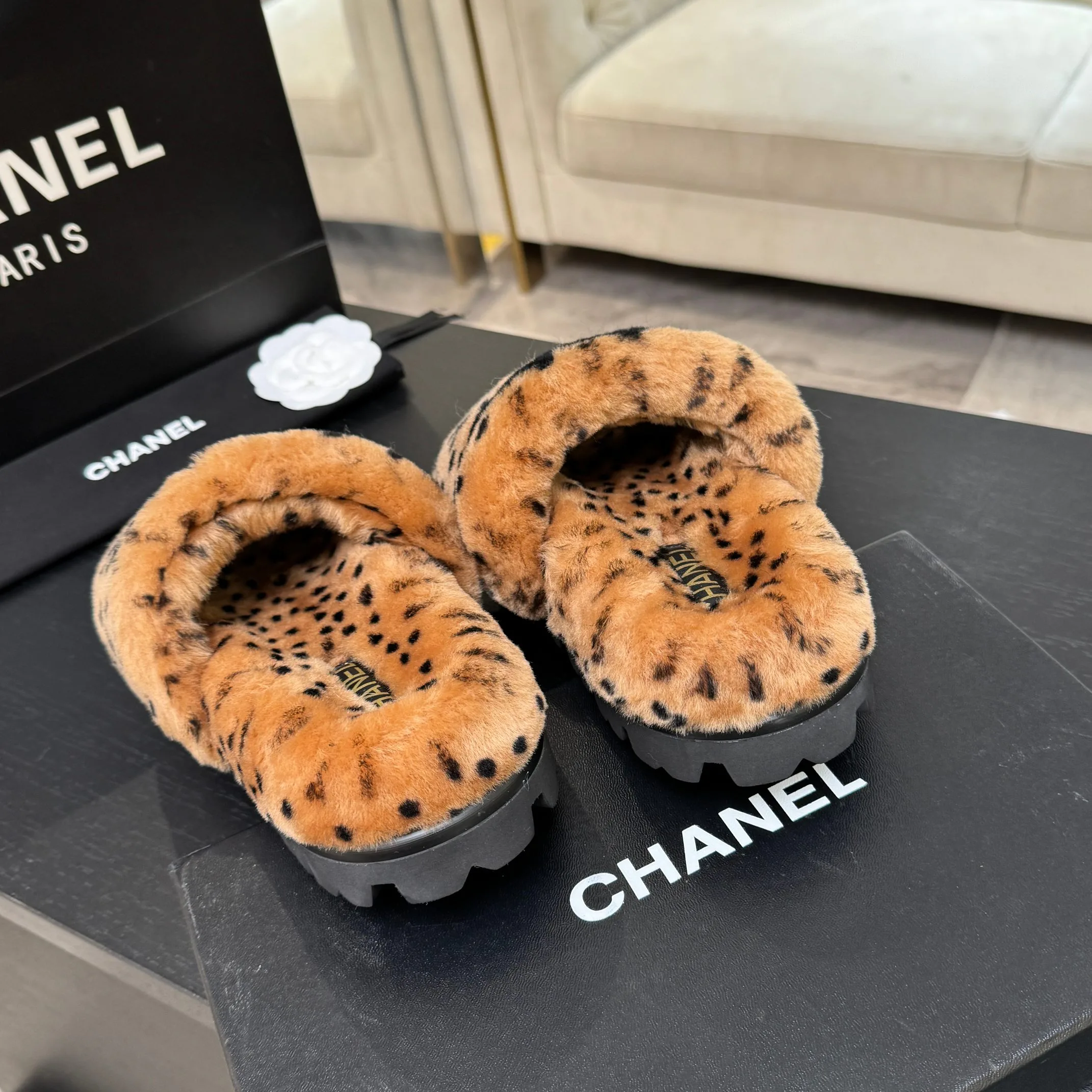 Тапочки Женские Chanel 18062750