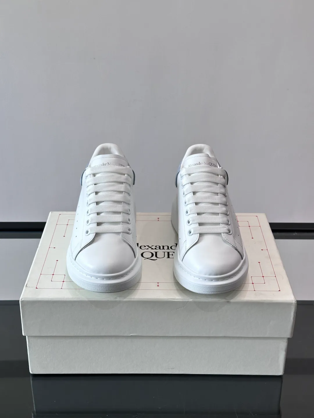 Кроссовки Женские Alexander Mcqueen 11170746