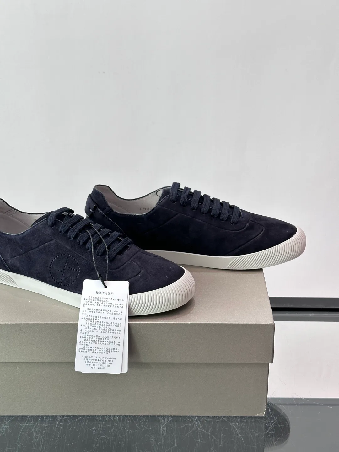 Кроссовки Женские Armani 17982561