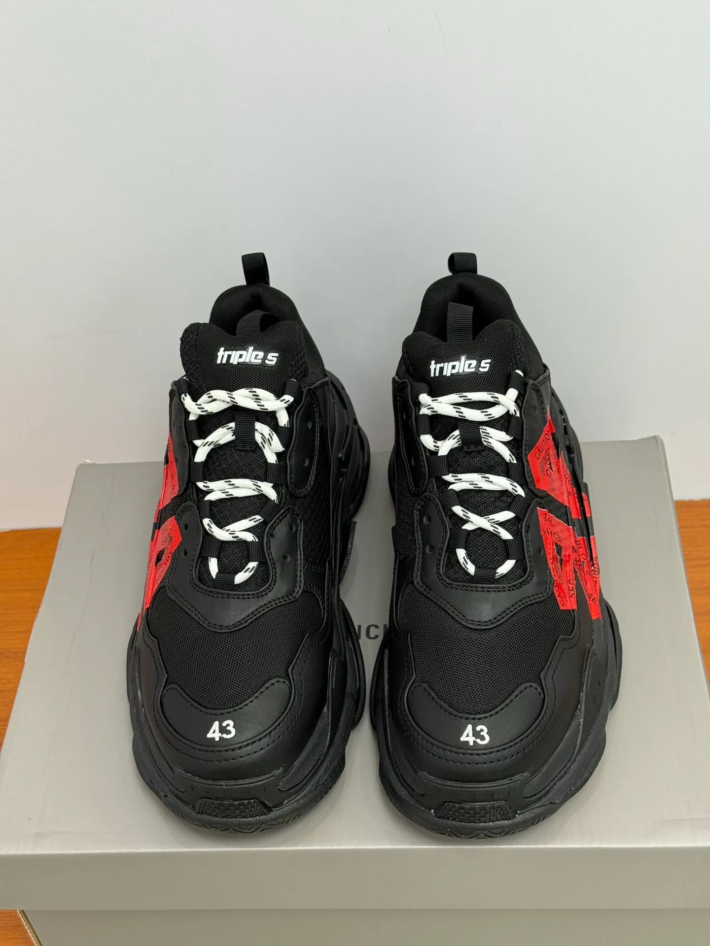 Кроссовки Женские Balenciaga 11567494