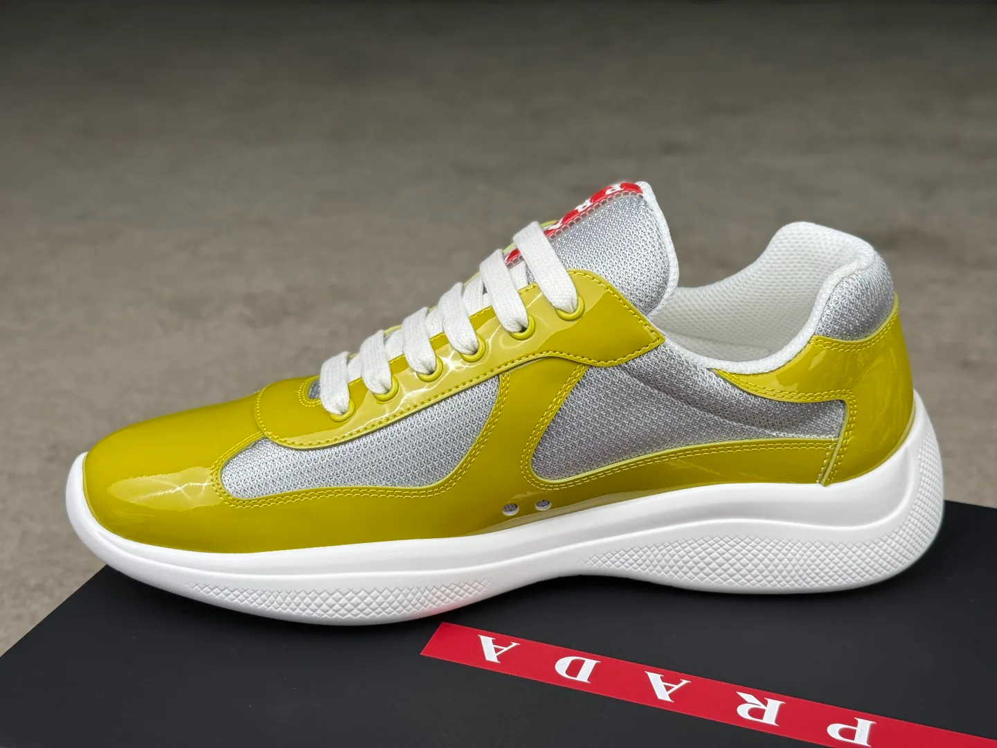 Кроссовки Женские Prada 12730869