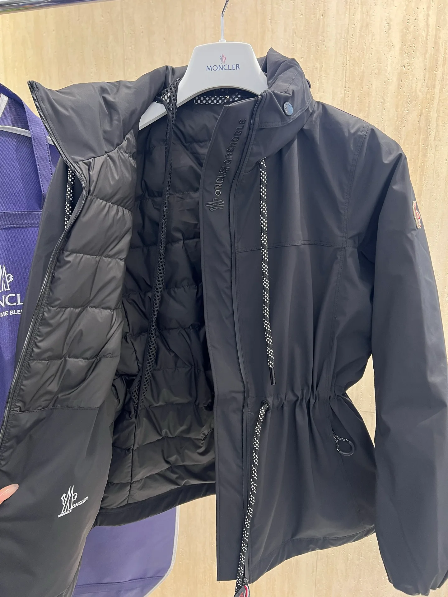 Куртки И Пуховики Женские Moncler 19185581