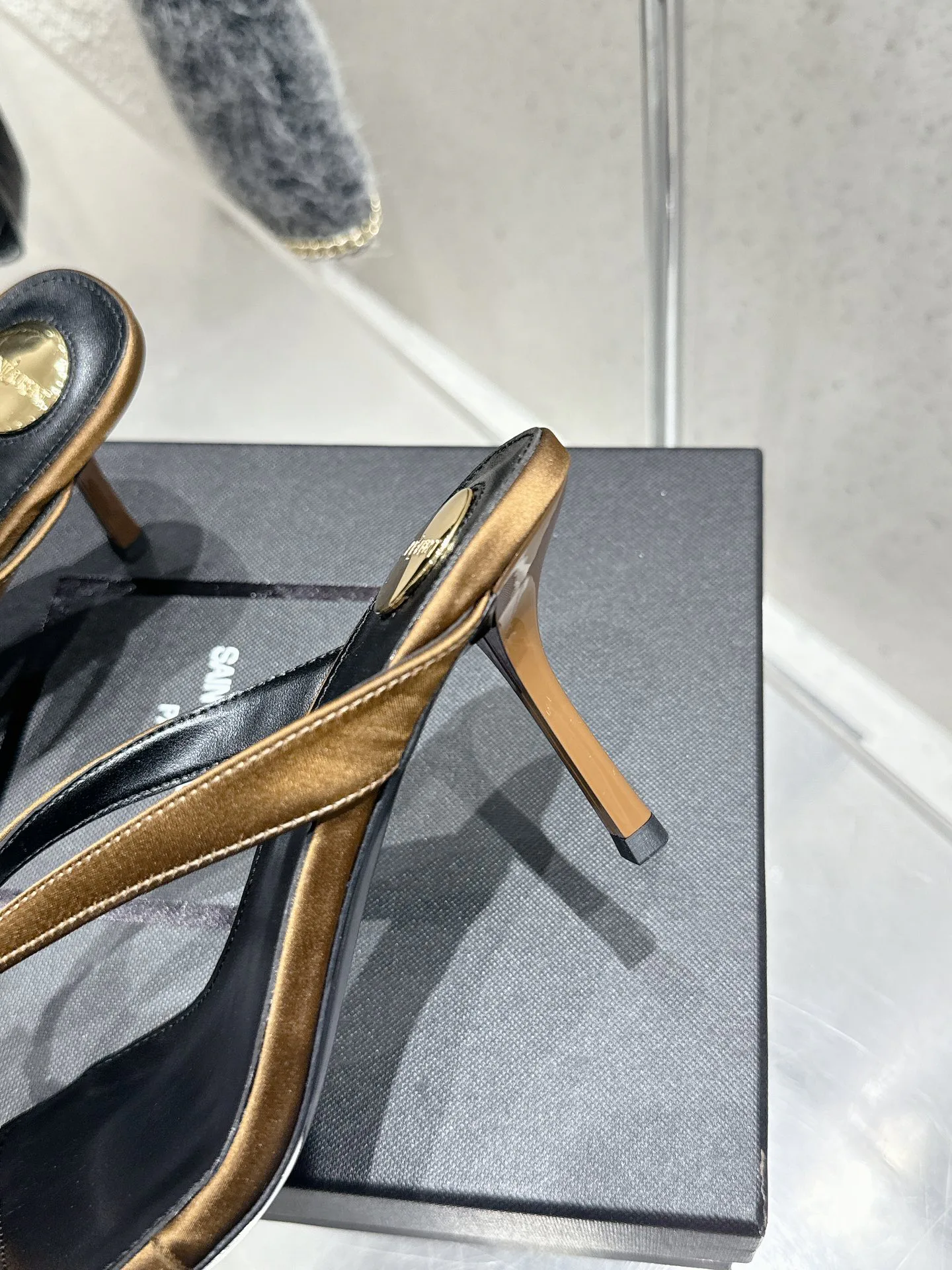 Босоножки Женские Saint Laurent 1857150