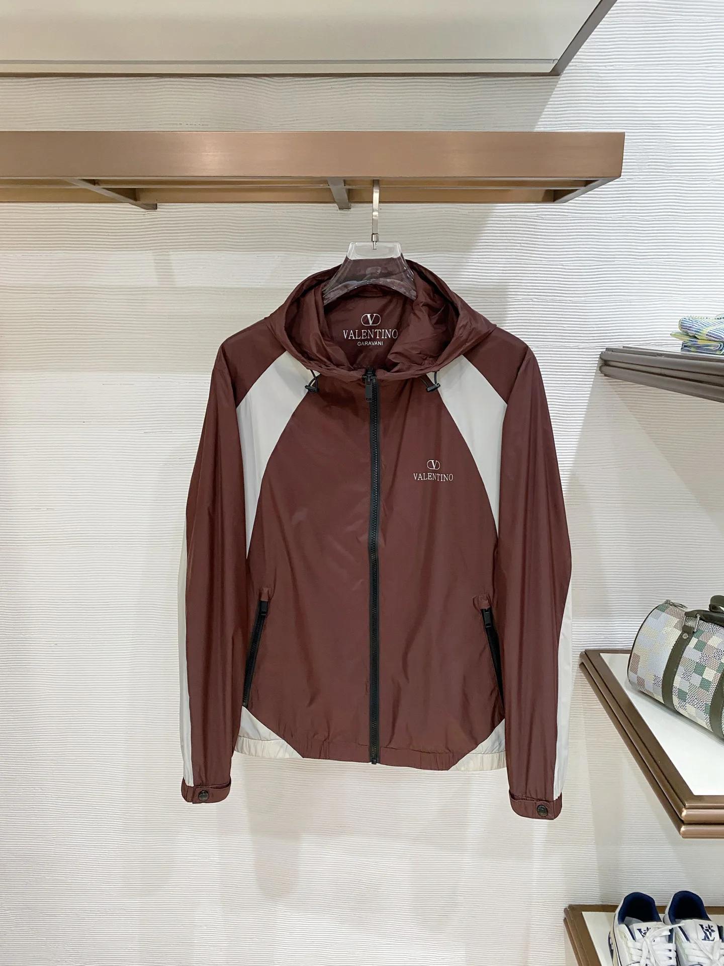 Куртки И Пуховики Мужские Valentino 11392195