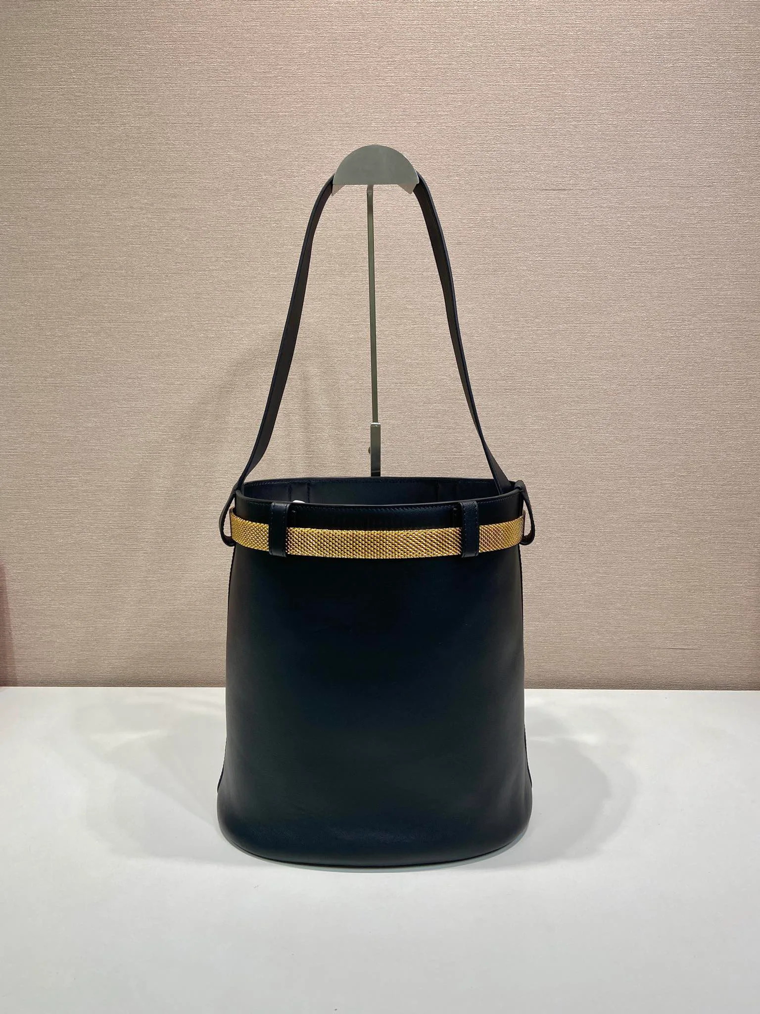 Классические Сумки Женские Prada 11886379
