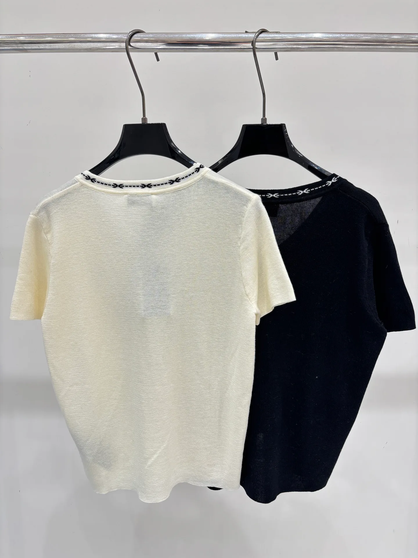 Футболки Женские Saint Laurent 17603853