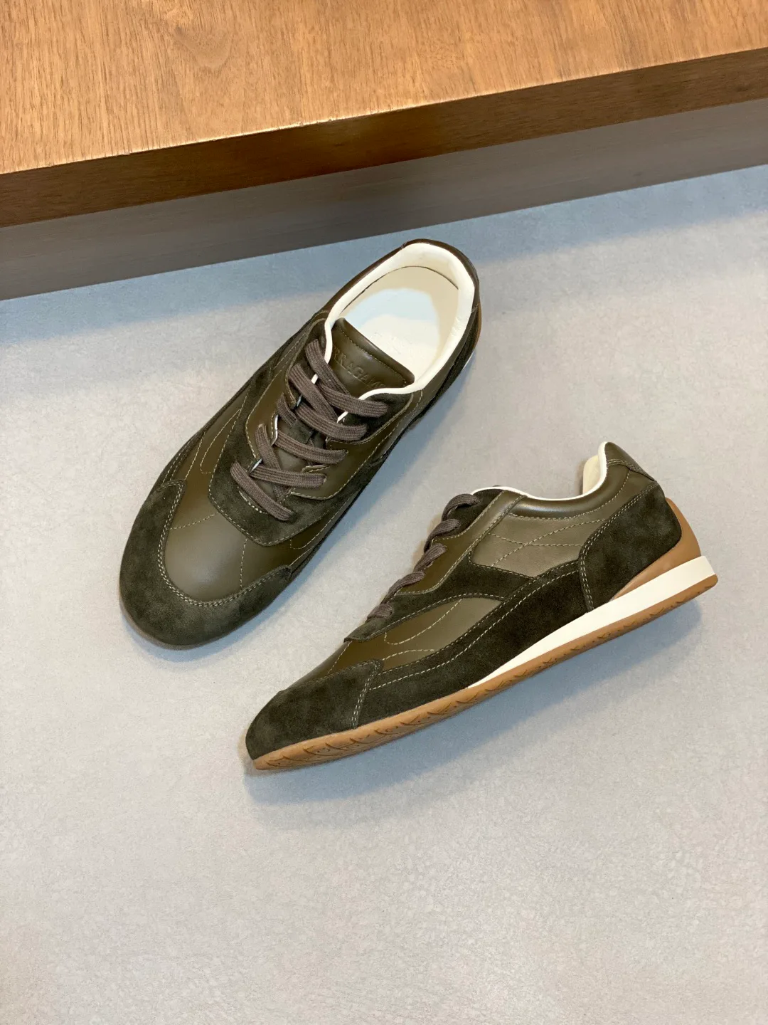 Кроссовки Мужские Salvatore Ferragamo 19458693