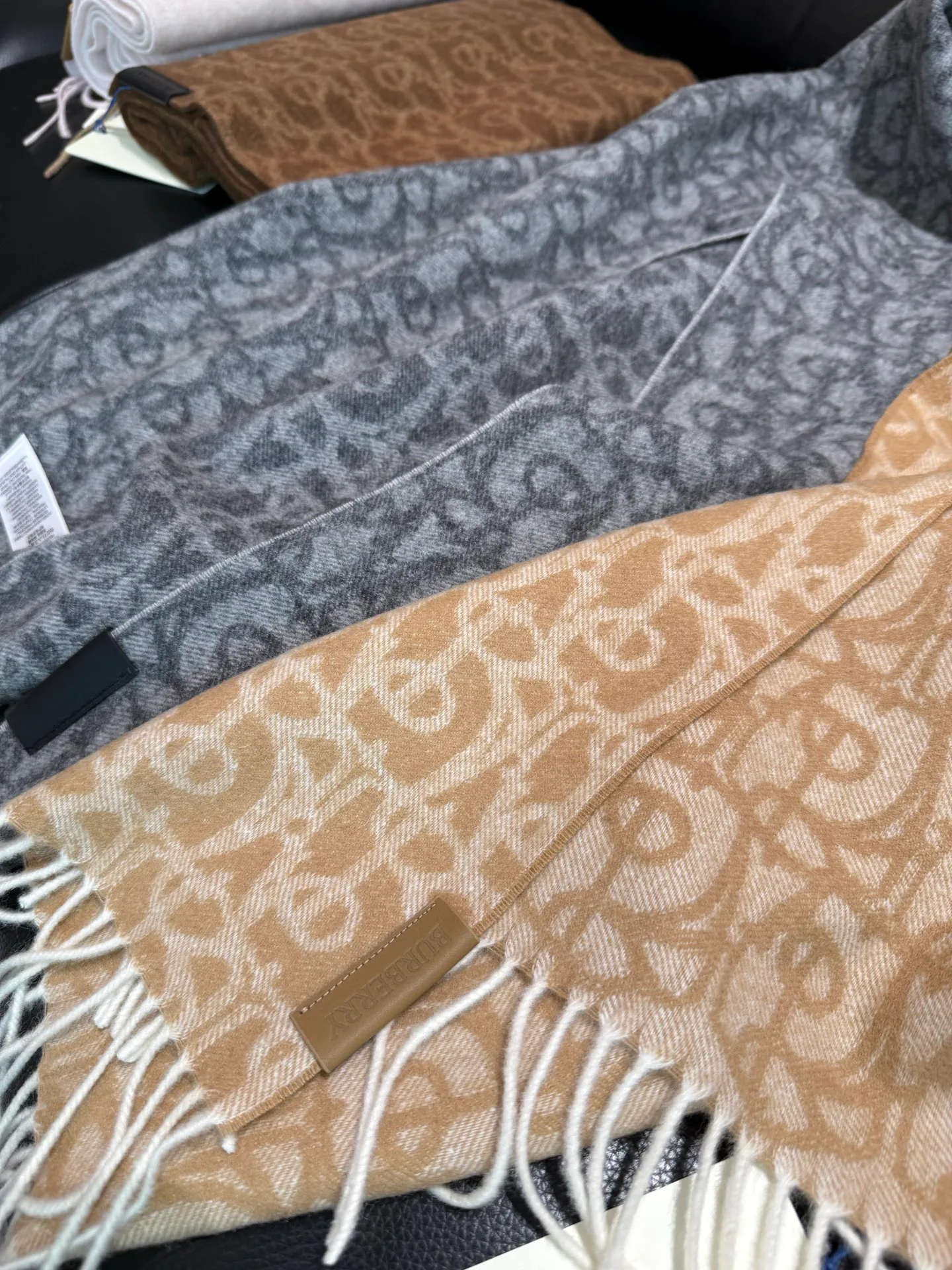 Шарфы Burberry 18002704