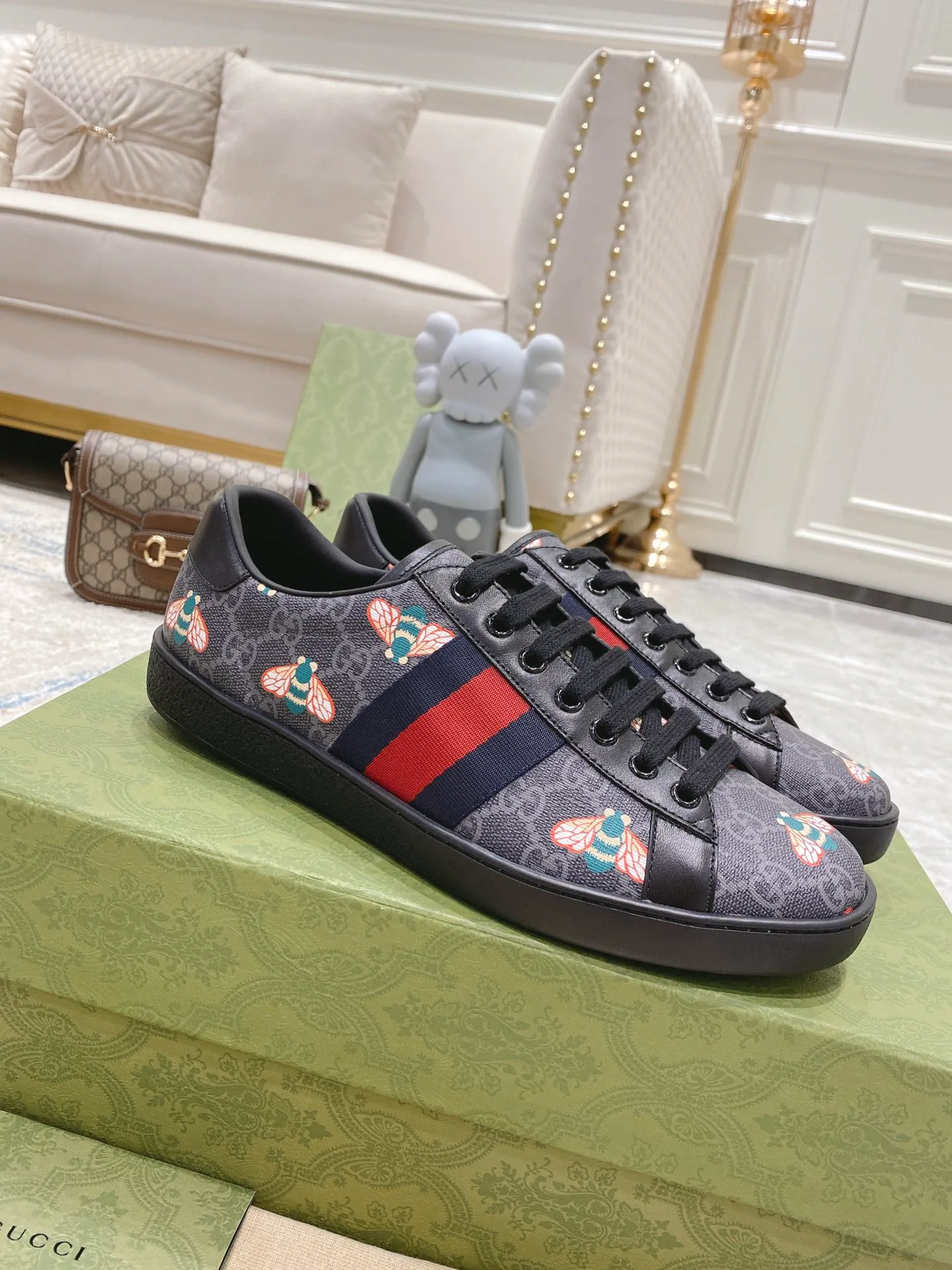 Кроссовки Женские Gucci 17620405