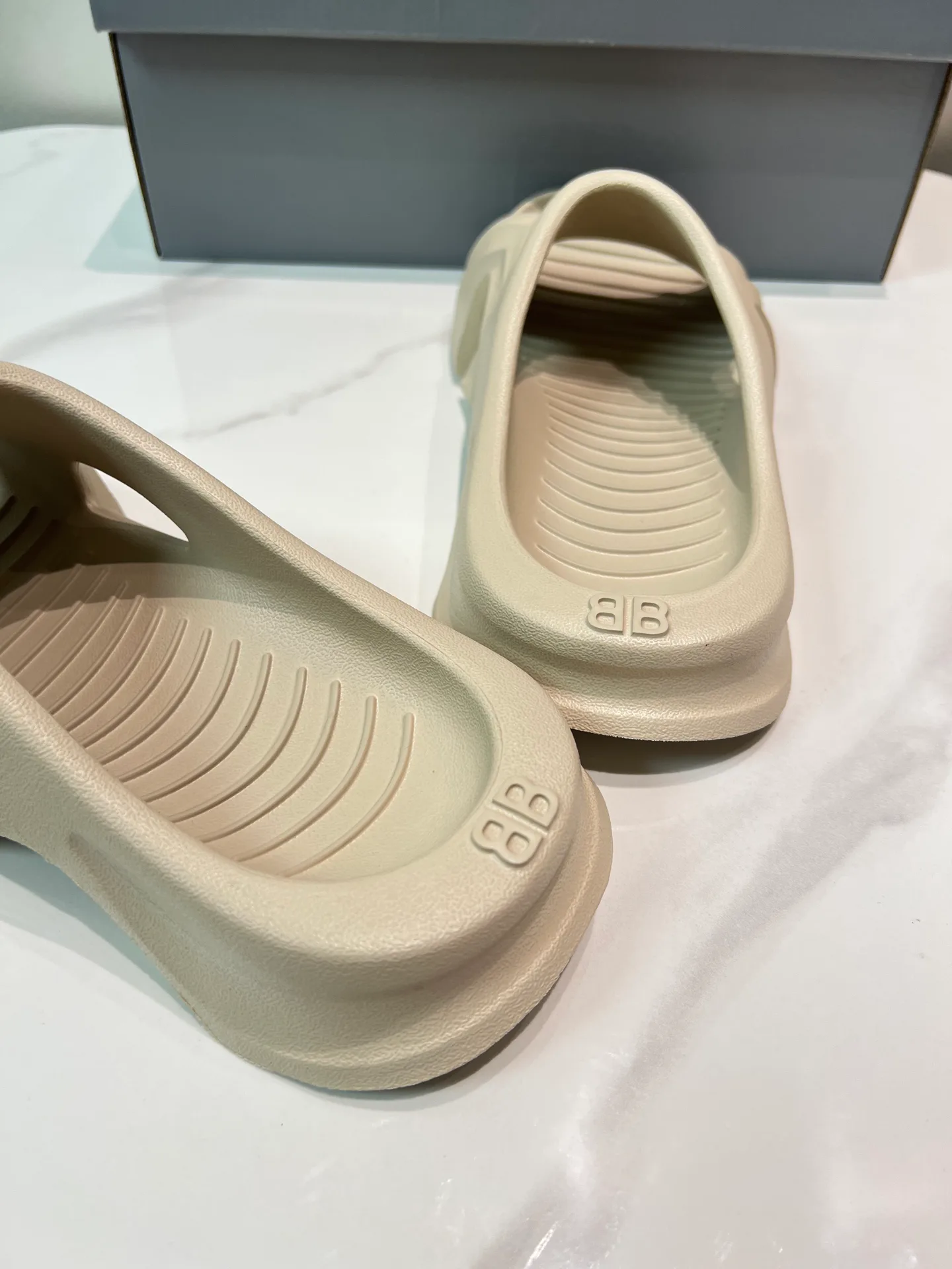 Шлепанцы Женские Balenciaga 33514