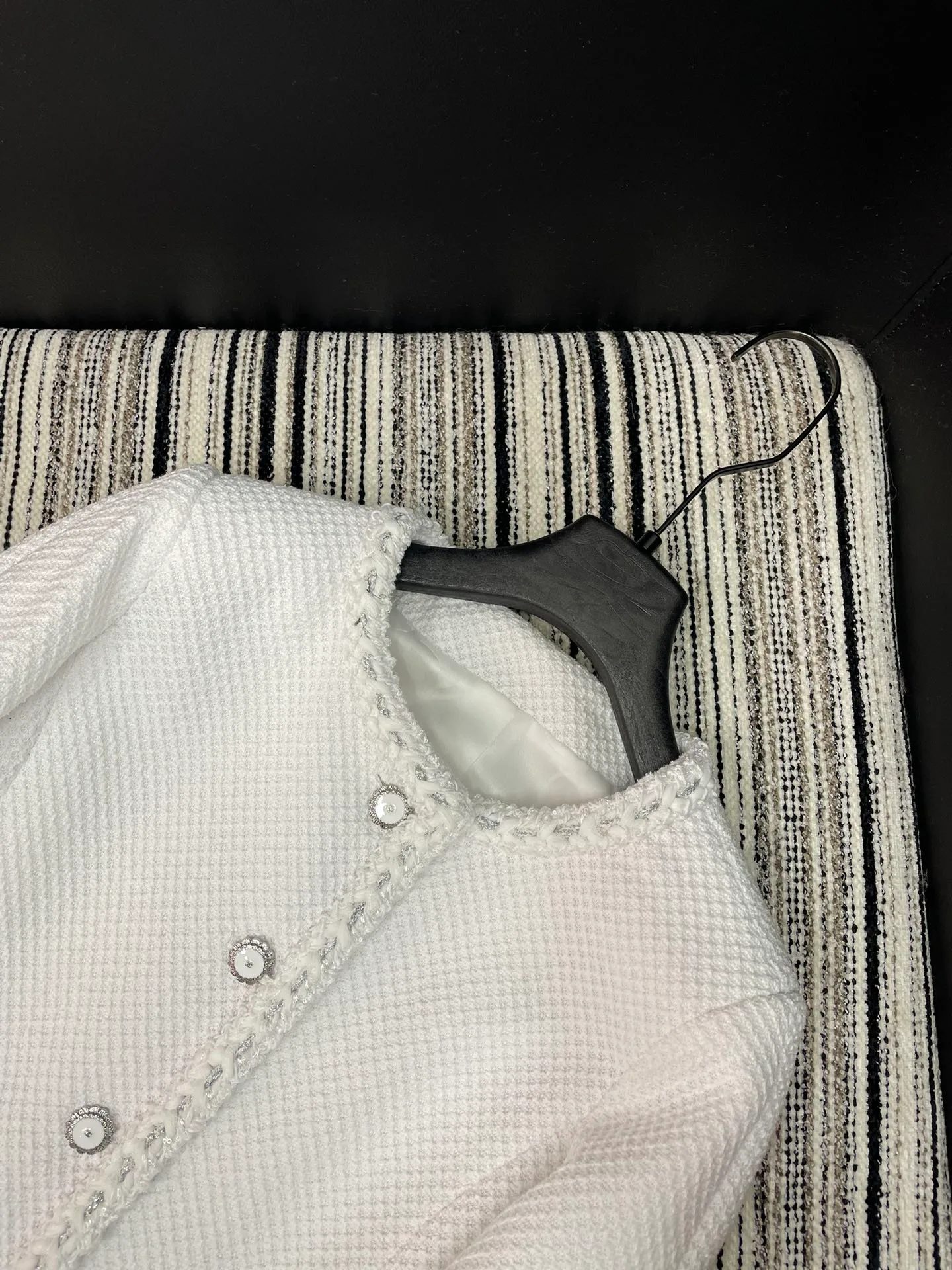 Куртки И Пуховики Женские Chanel 1023960