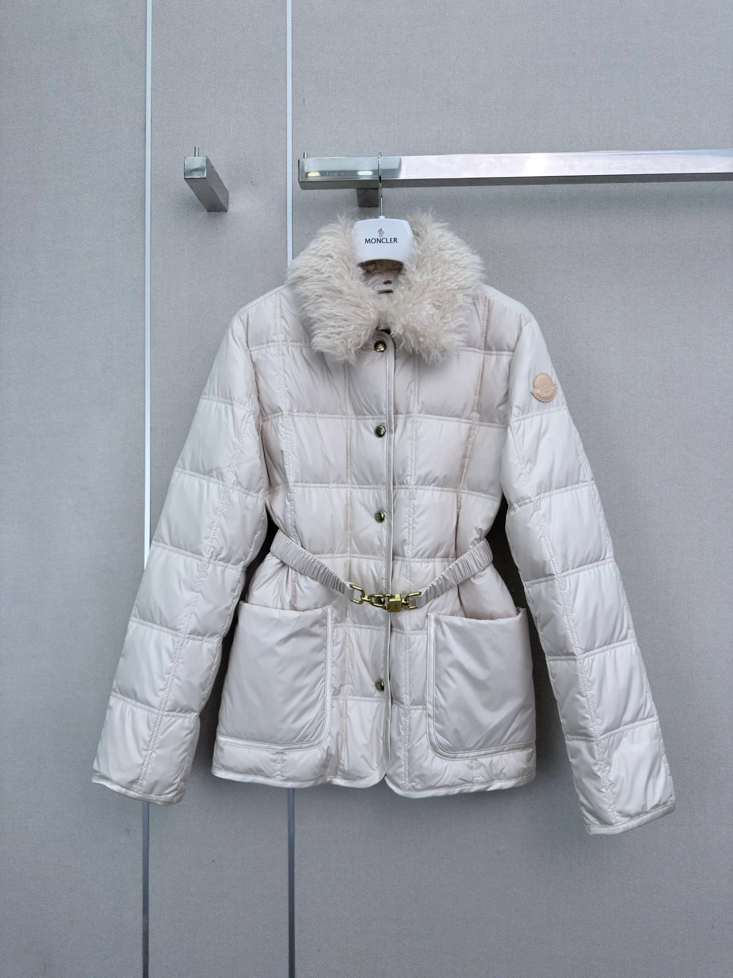 Куртки И Пуховики Женские Moncler 18407984