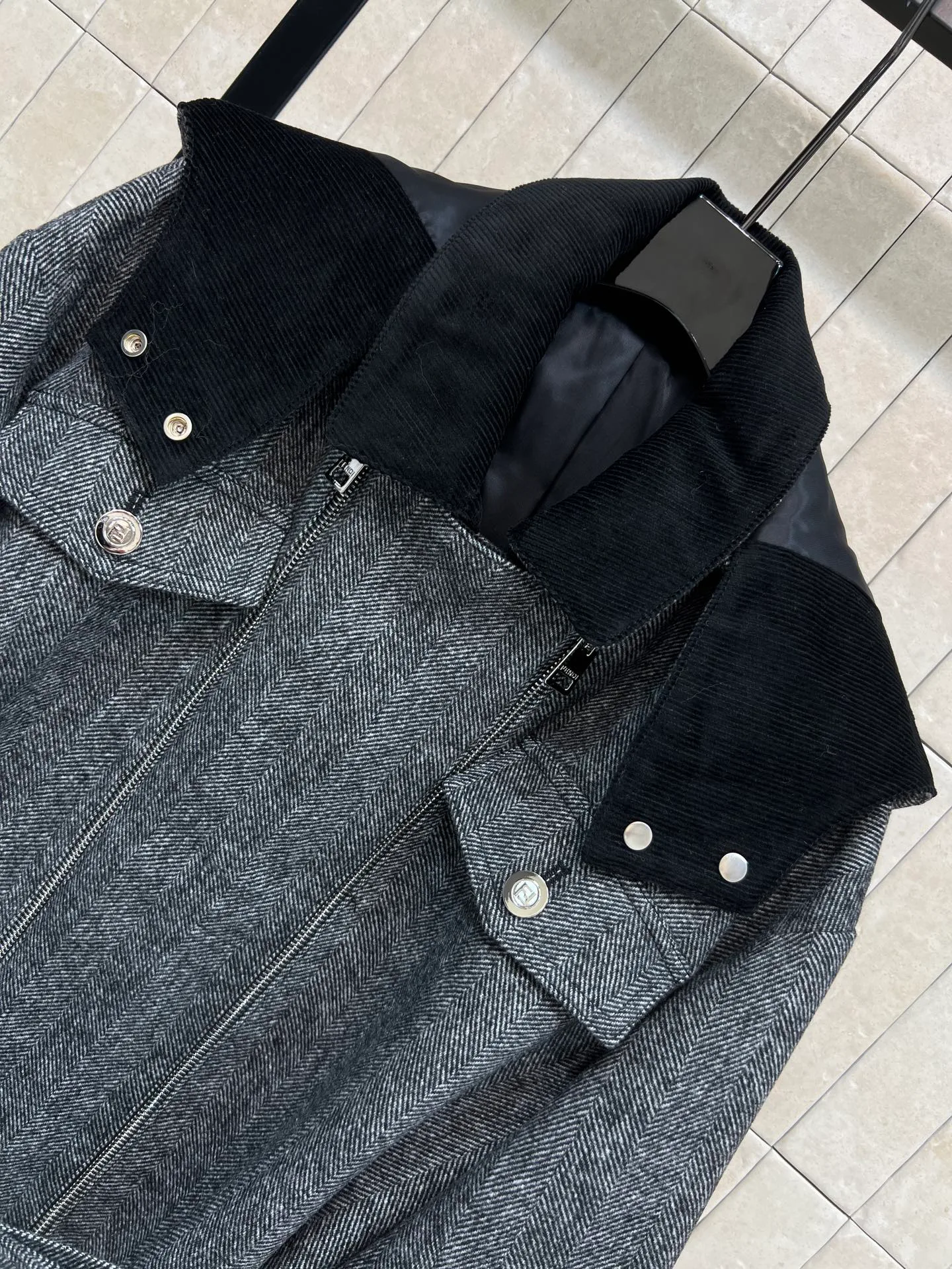 Куртки И Пуховики Женские Fendi 569820