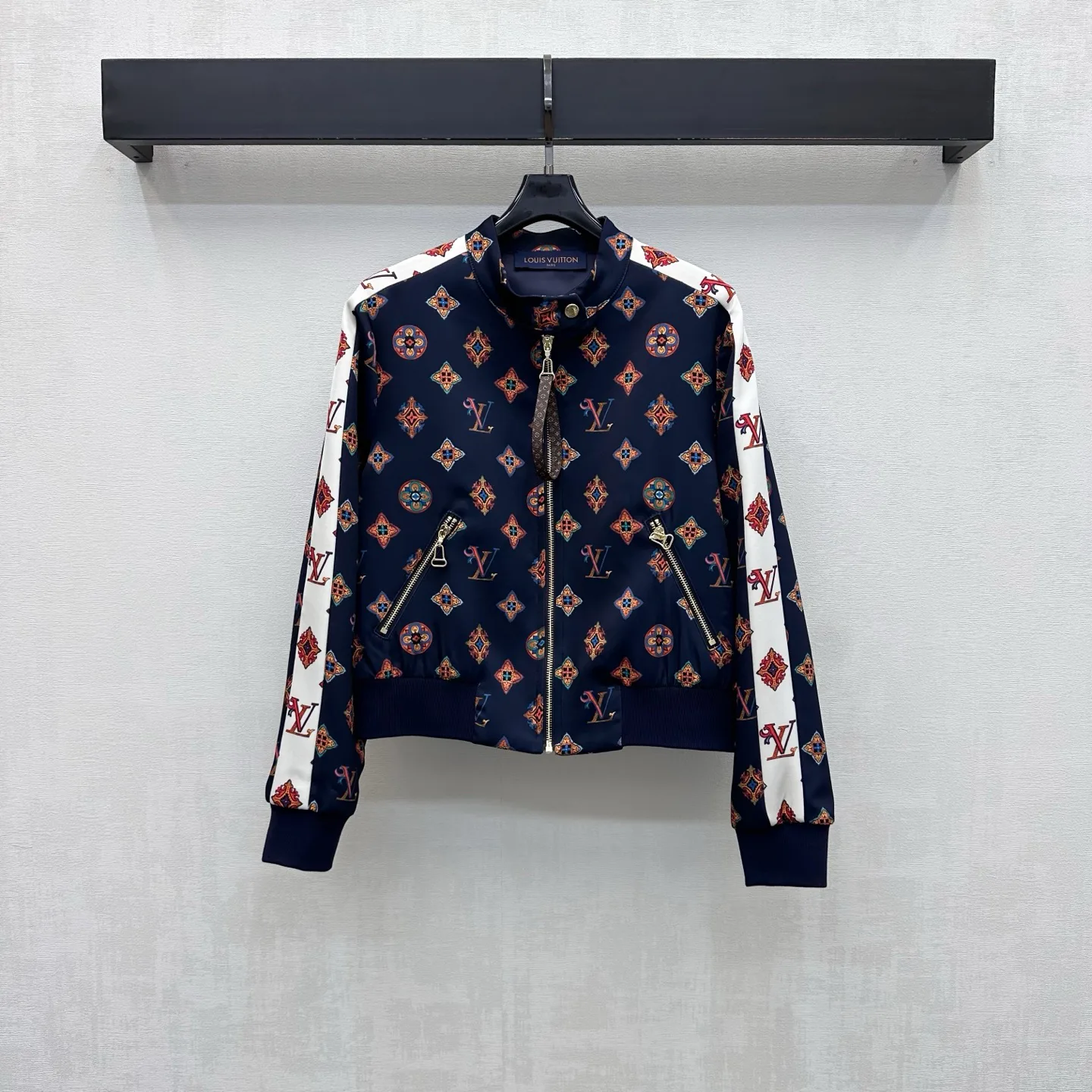 Куртки И Пуховики Мужские Louis Vuitton 17907726