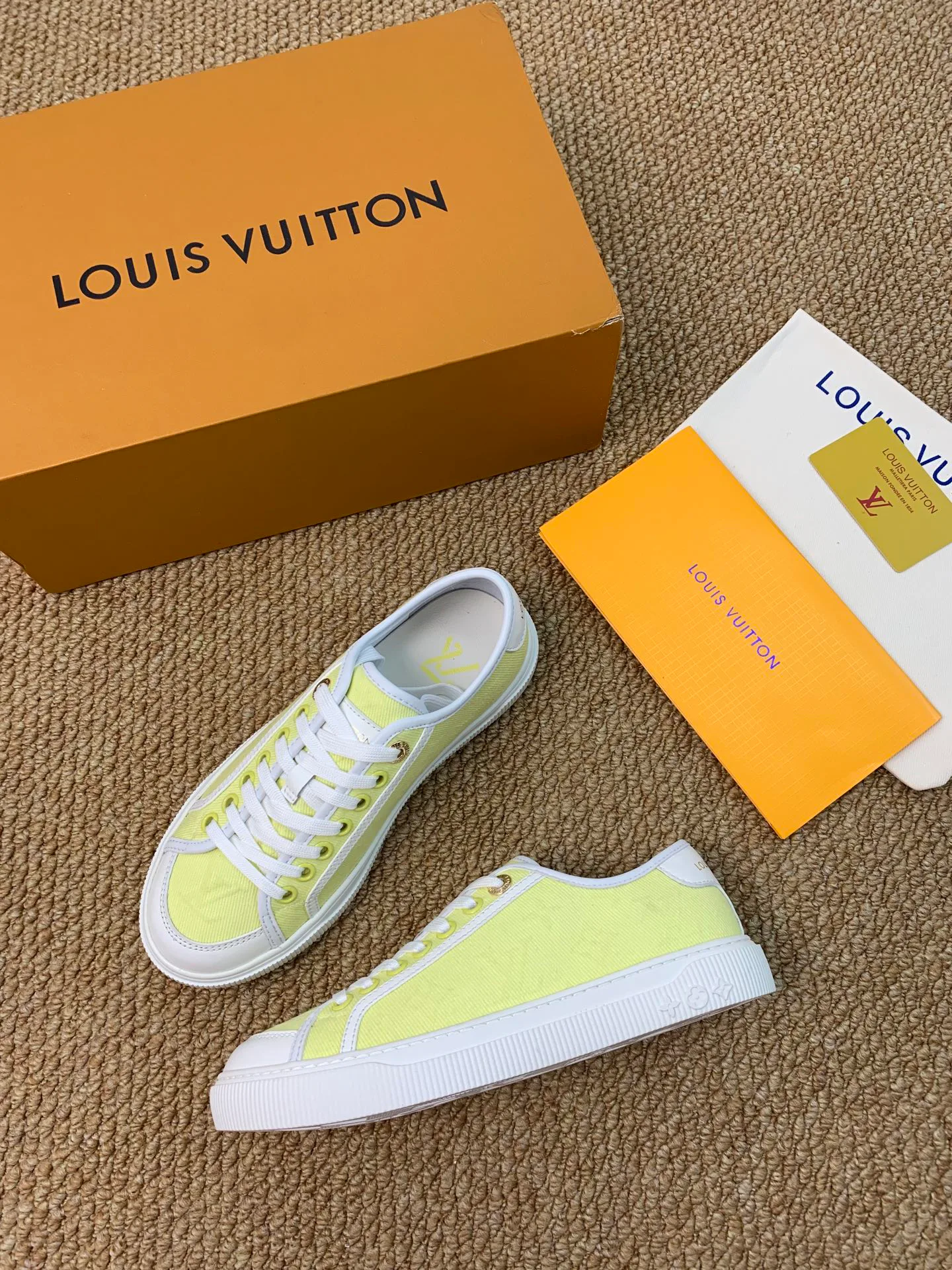 Кроссовки Женские Louis Vuitton 17545205
