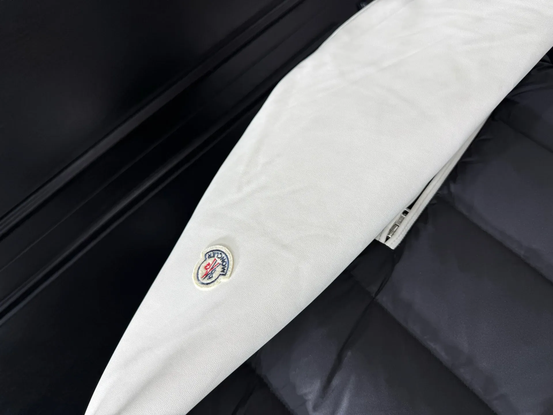 Куртки И Пуховики Женские Moncler 1516574