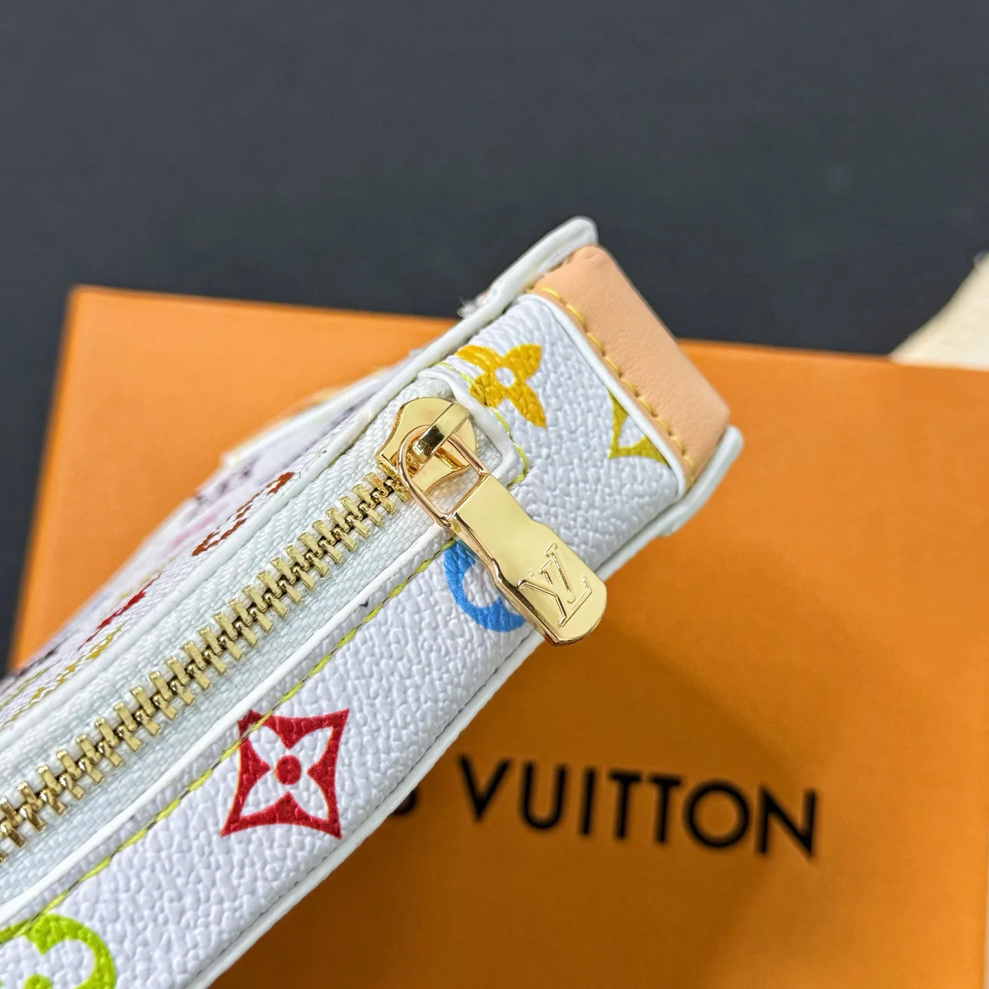 Клатчи Женские Louis Vuitton 13271460