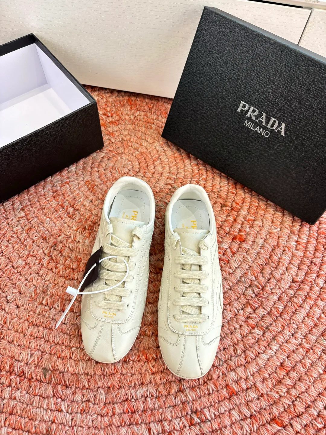 Кроссовки Женские Prada 11049163