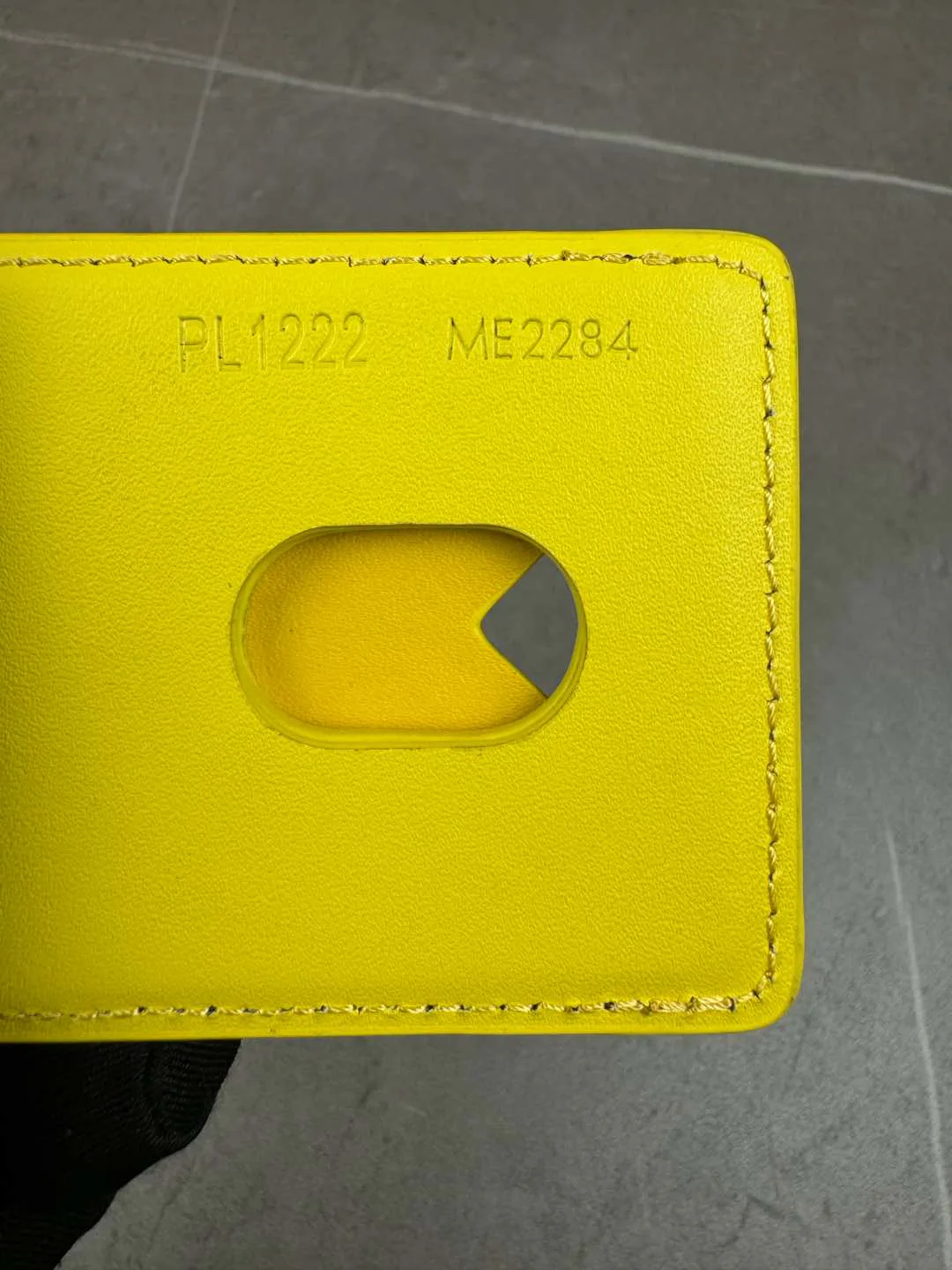 Визитницы Louis Vuitton 24660