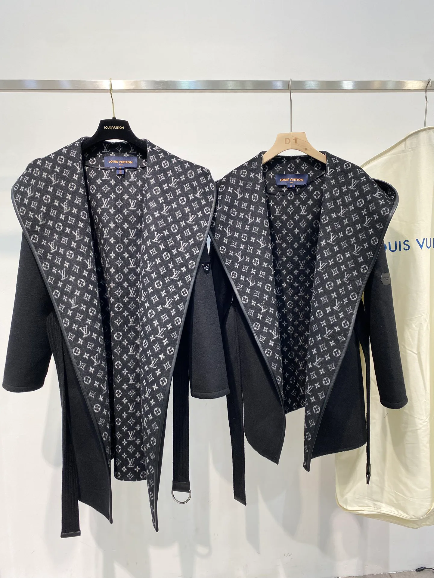 Пальто Женские Louis Vuitton 669831