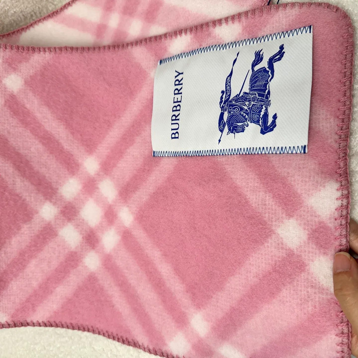 Шарфы Burberry 4433417