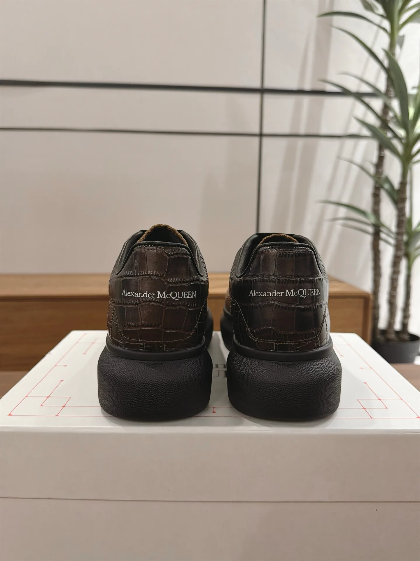Кроссовки Женские Alexander Mcqueen 18159796