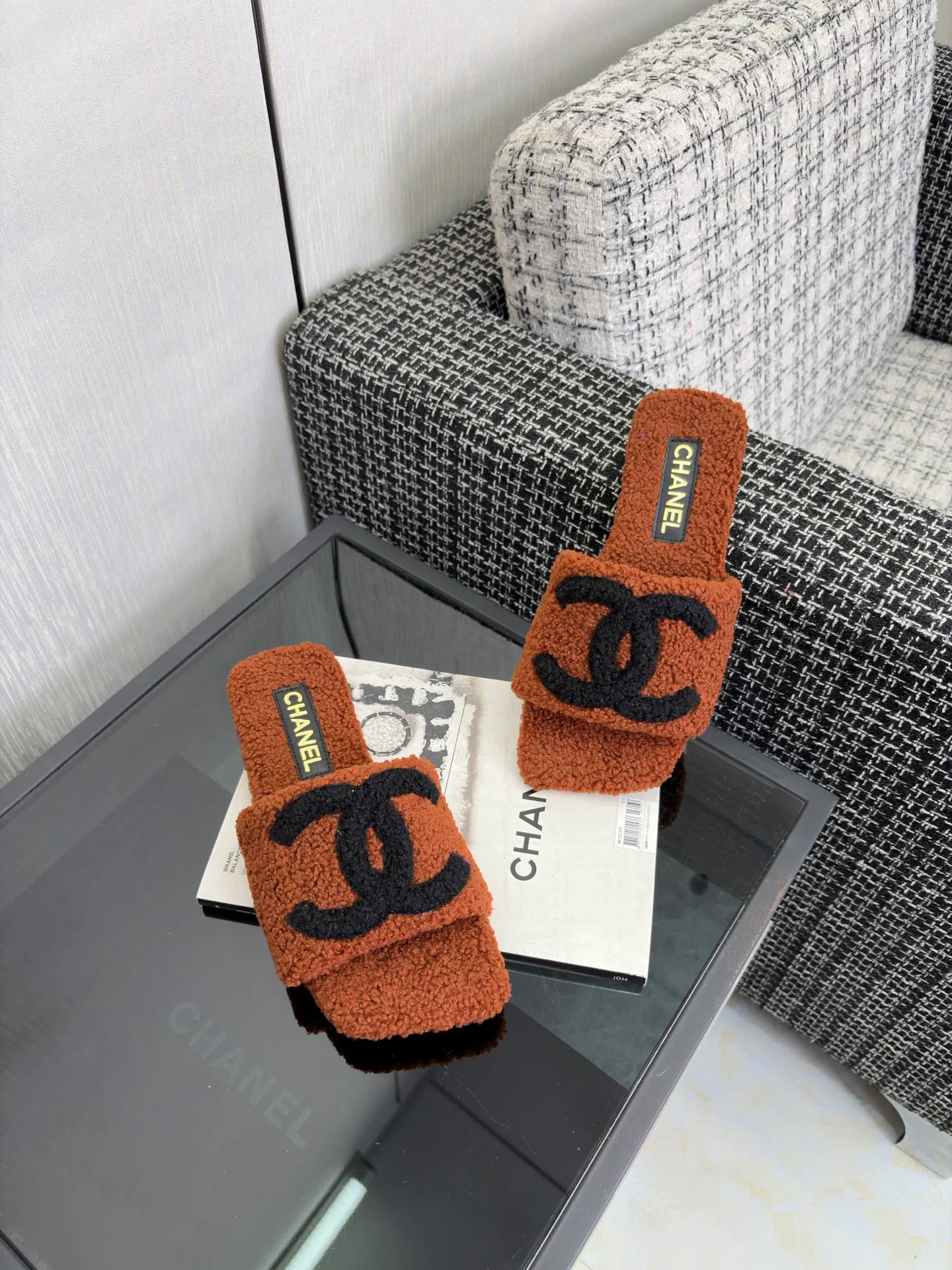Тапочки Женские Chanel 18700085