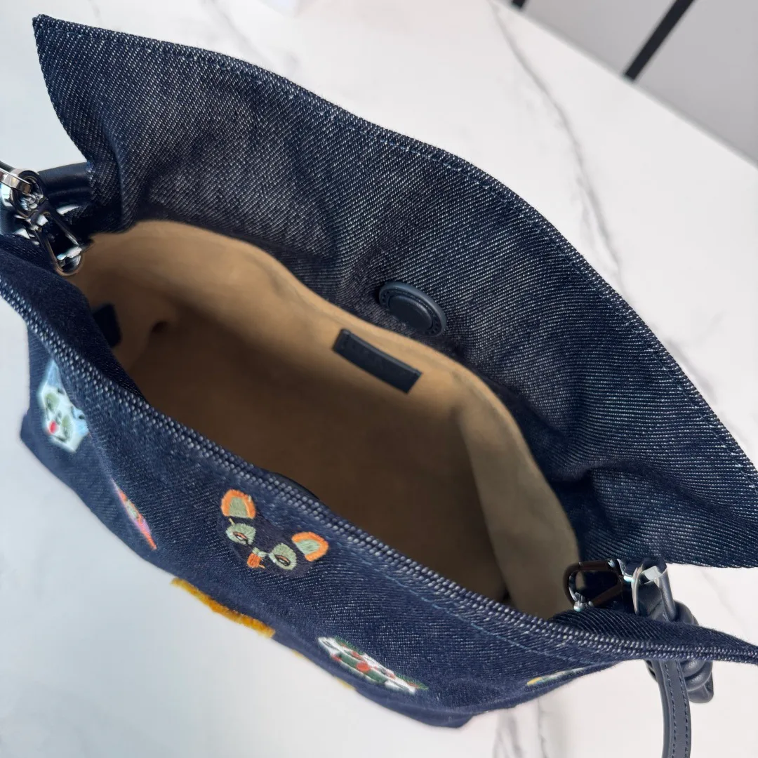 Клатчи Женские Loewe 13174373