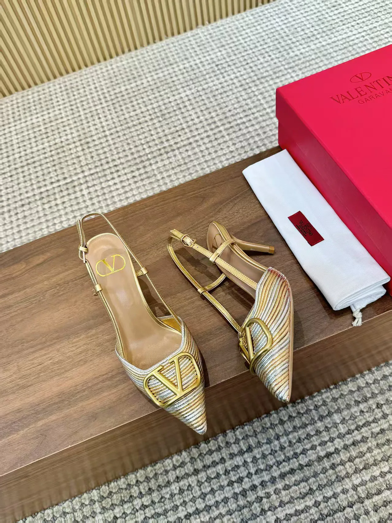 Босоножки Женские Valentino 17956881
