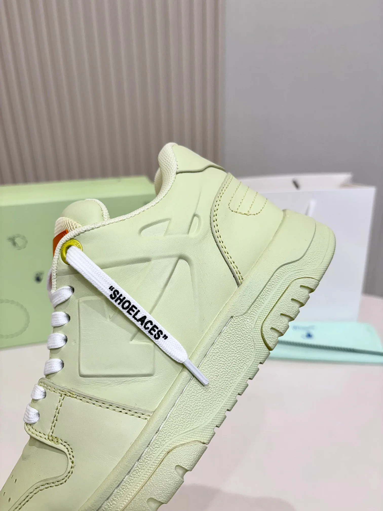 Кроссовки Женские Off-White 18158690
