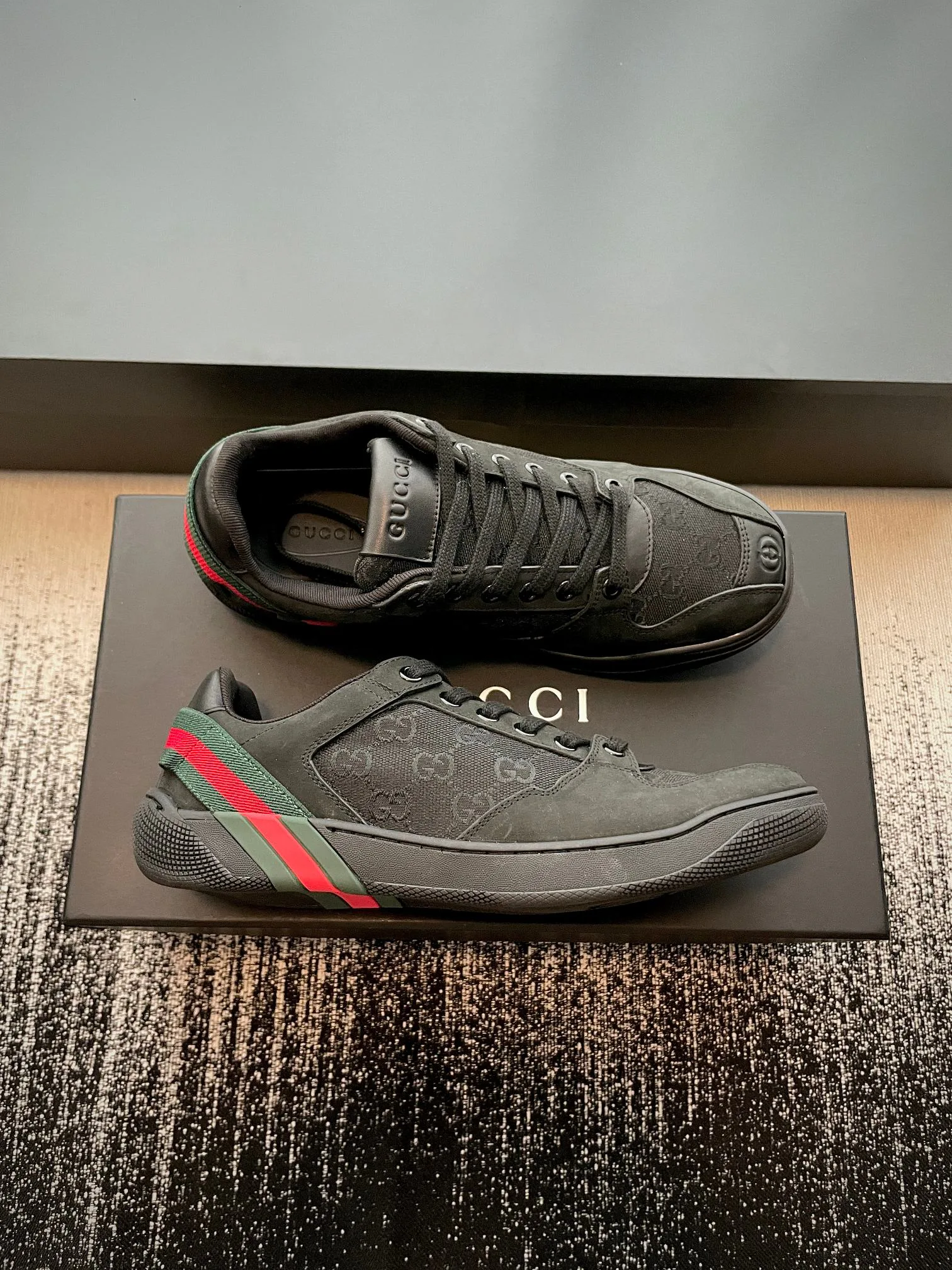 Кроссовки Женские Gucci 18766064