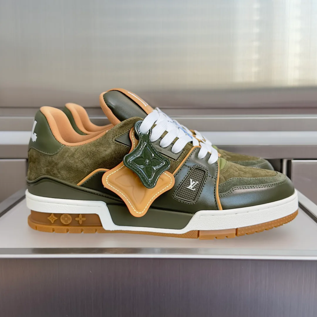 Кроссовки Женские Louis Vuitton 18604334