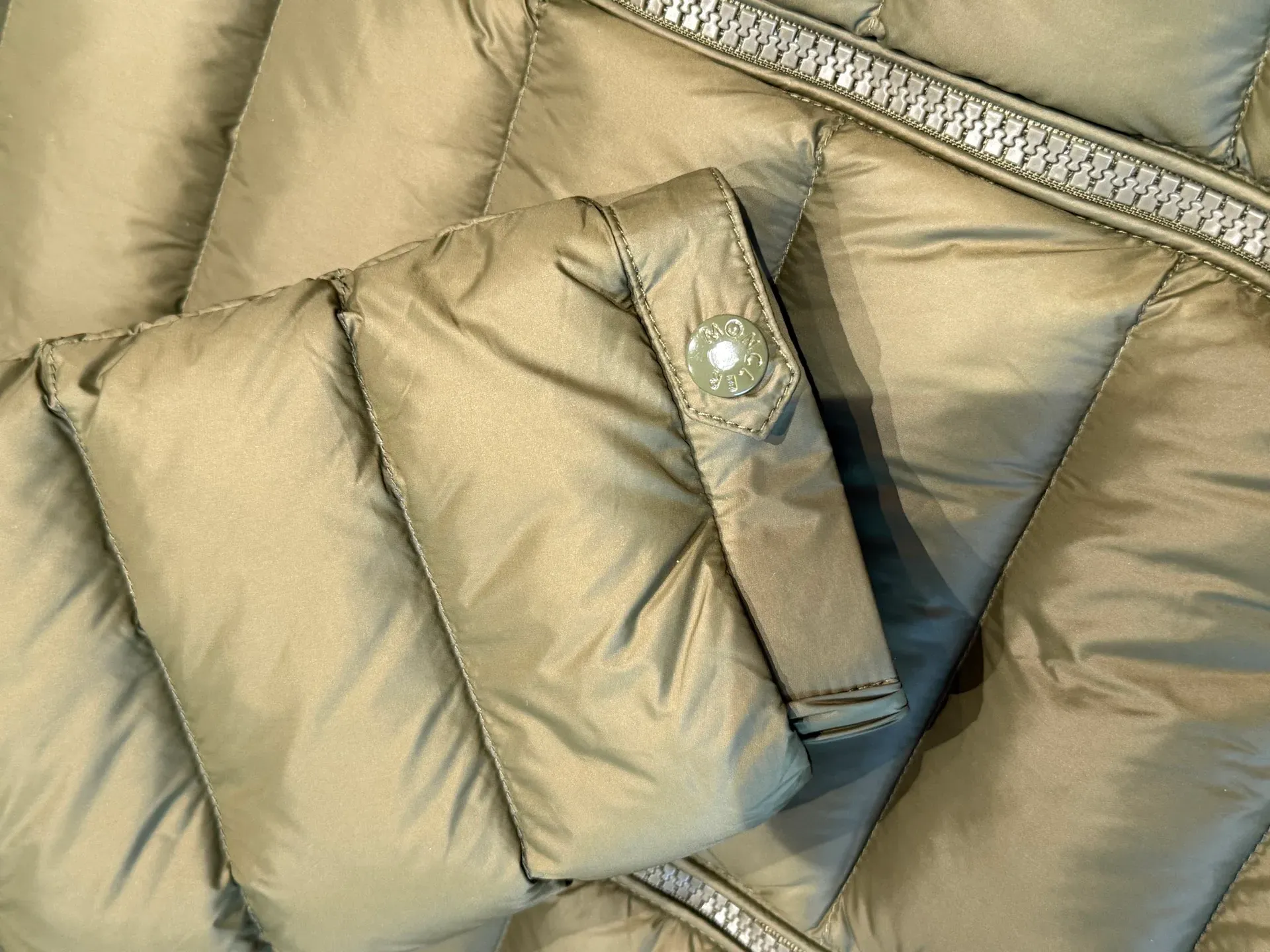 Куртки И Пуховики Мужские Moncler 608657