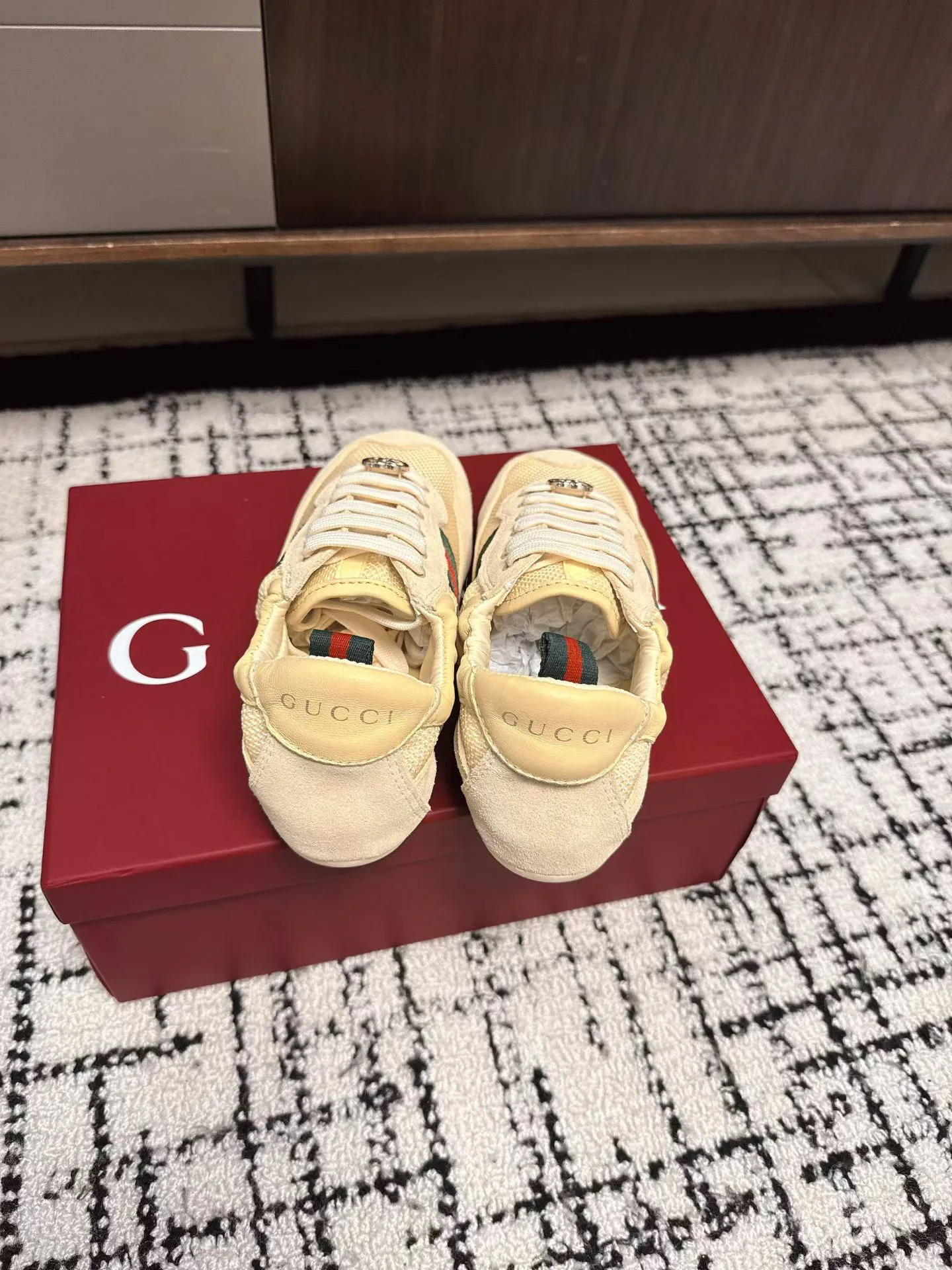 Кроссовки Женские Gucci 736016