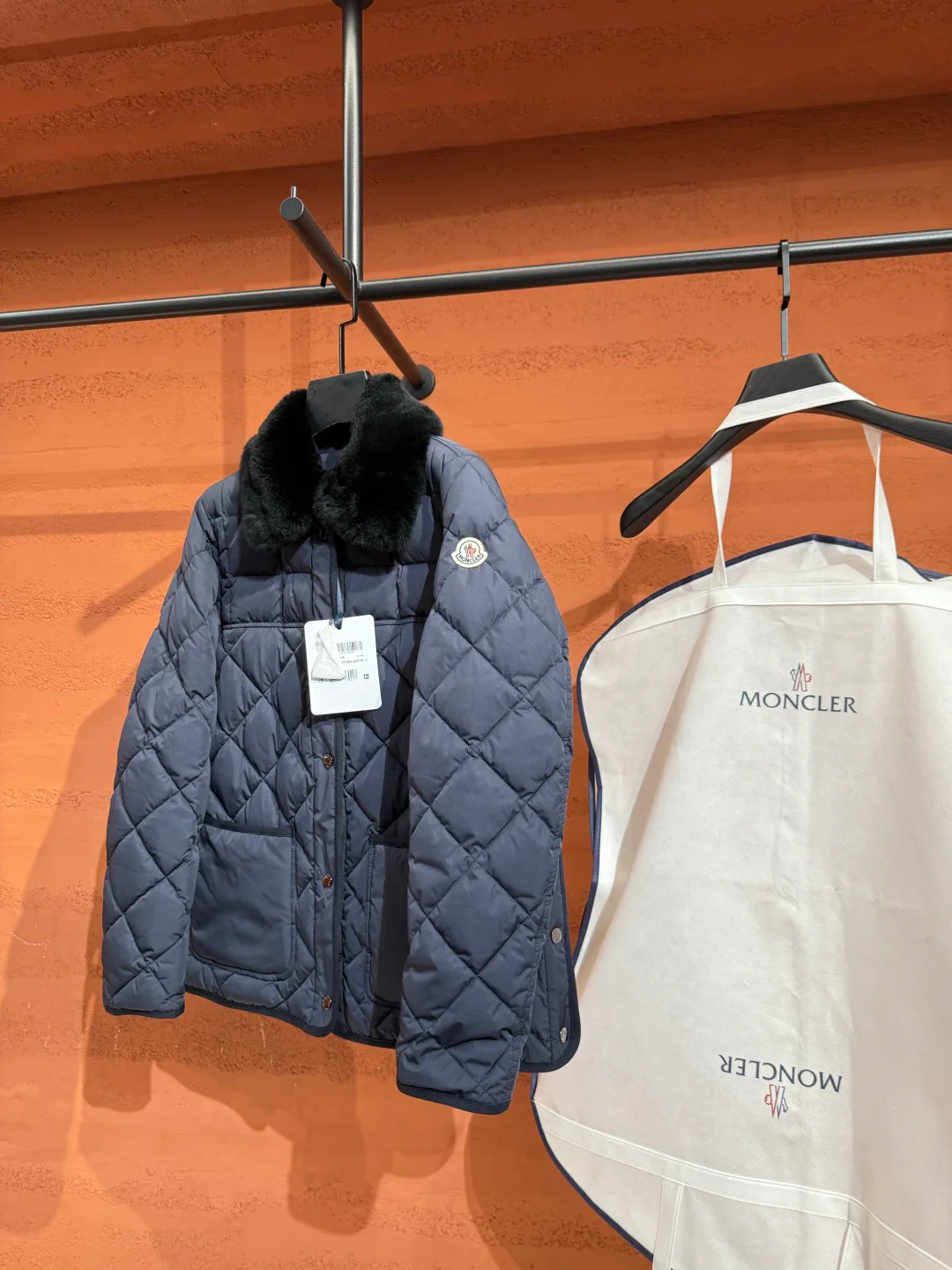 Куртки И Пуховики Женские Moncler 18387743
