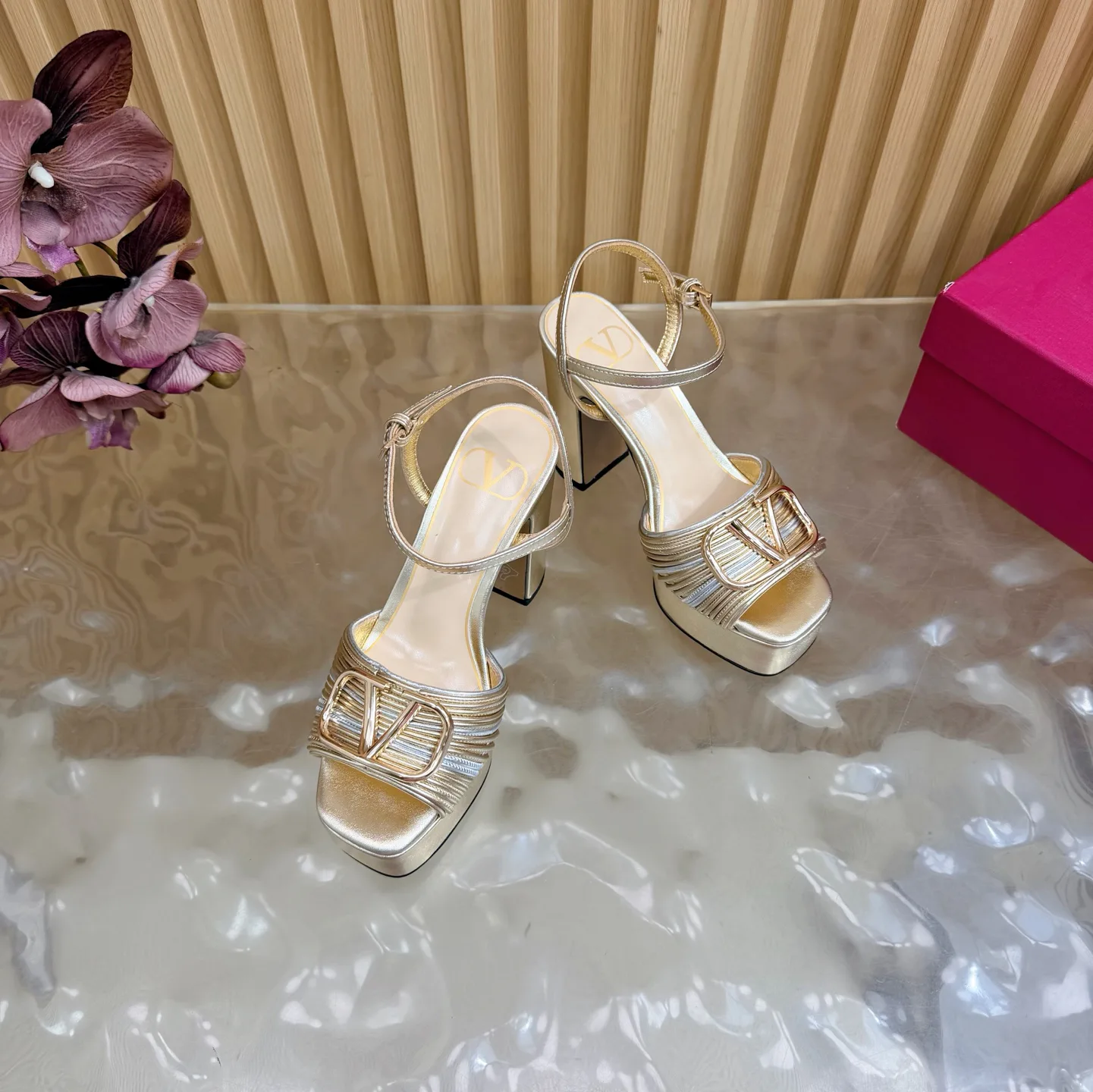 Босоножки Женские Valentino 12859217