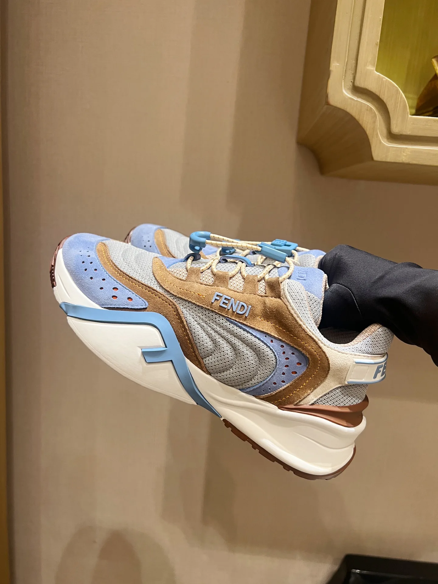 Кроссовки Женские Fendi 88693