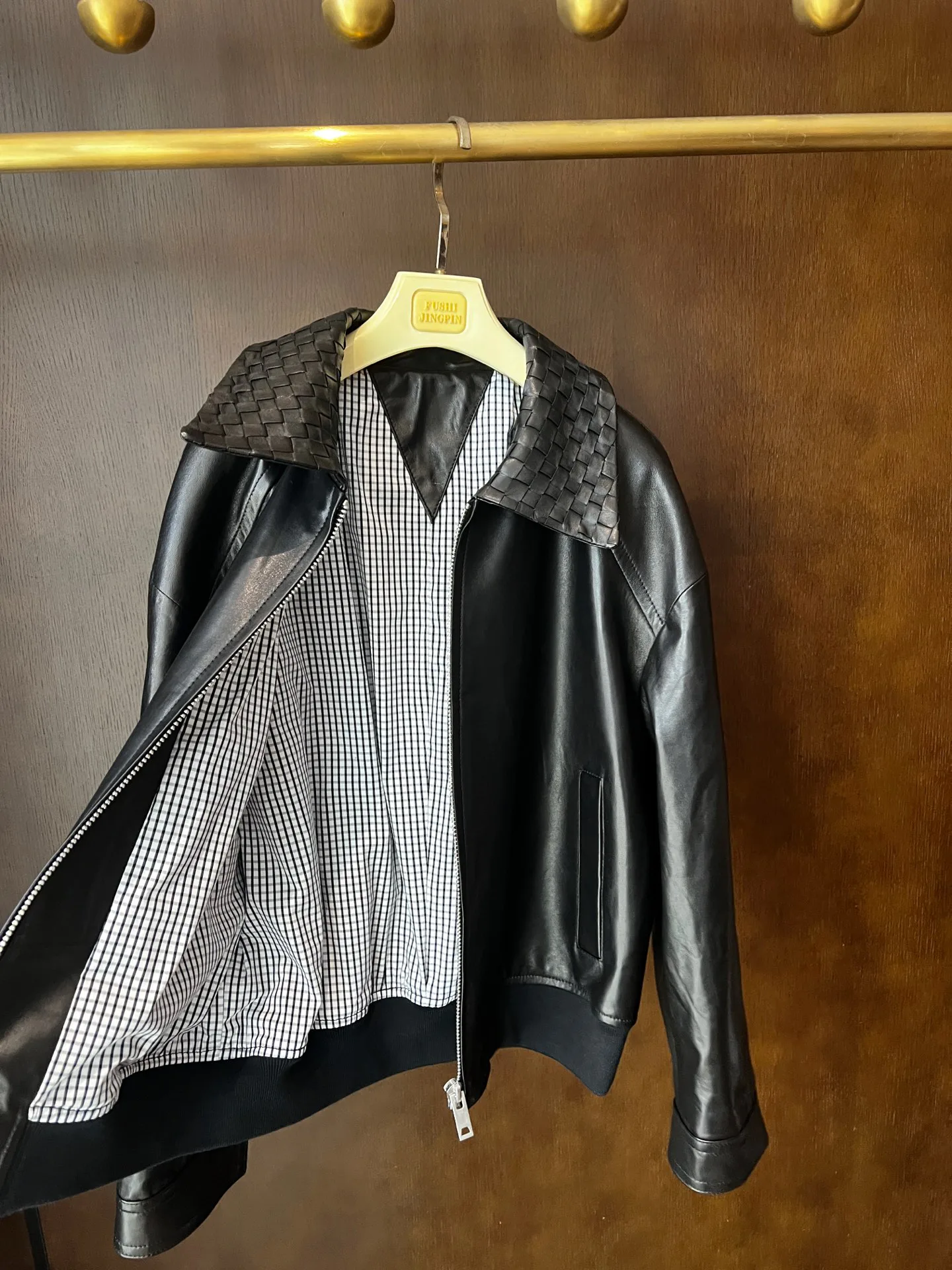 Кожаные Куртки И Дублёнки Женские Bottega Veneta 9101651