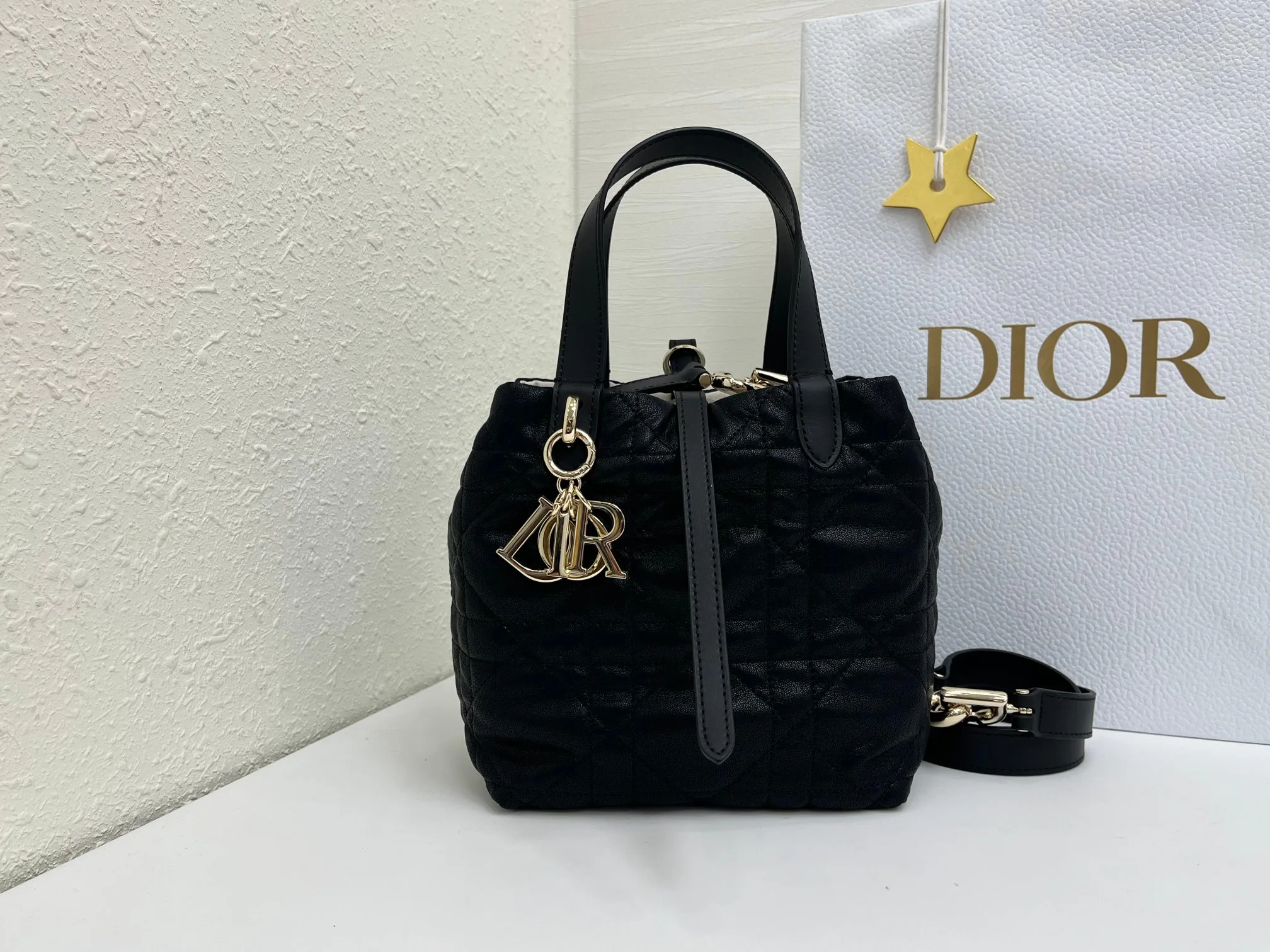 Классические Сумки Женские Christian Dior 17345156