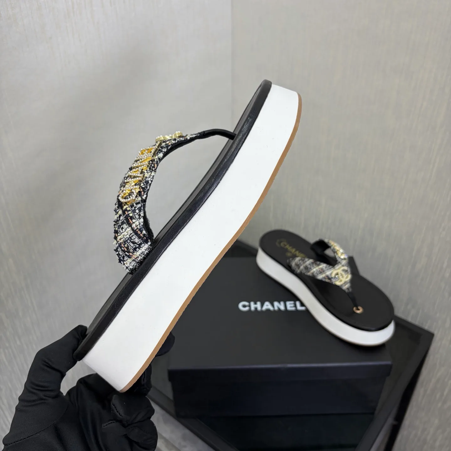 Шлепанцы Женские Chanel 13581875