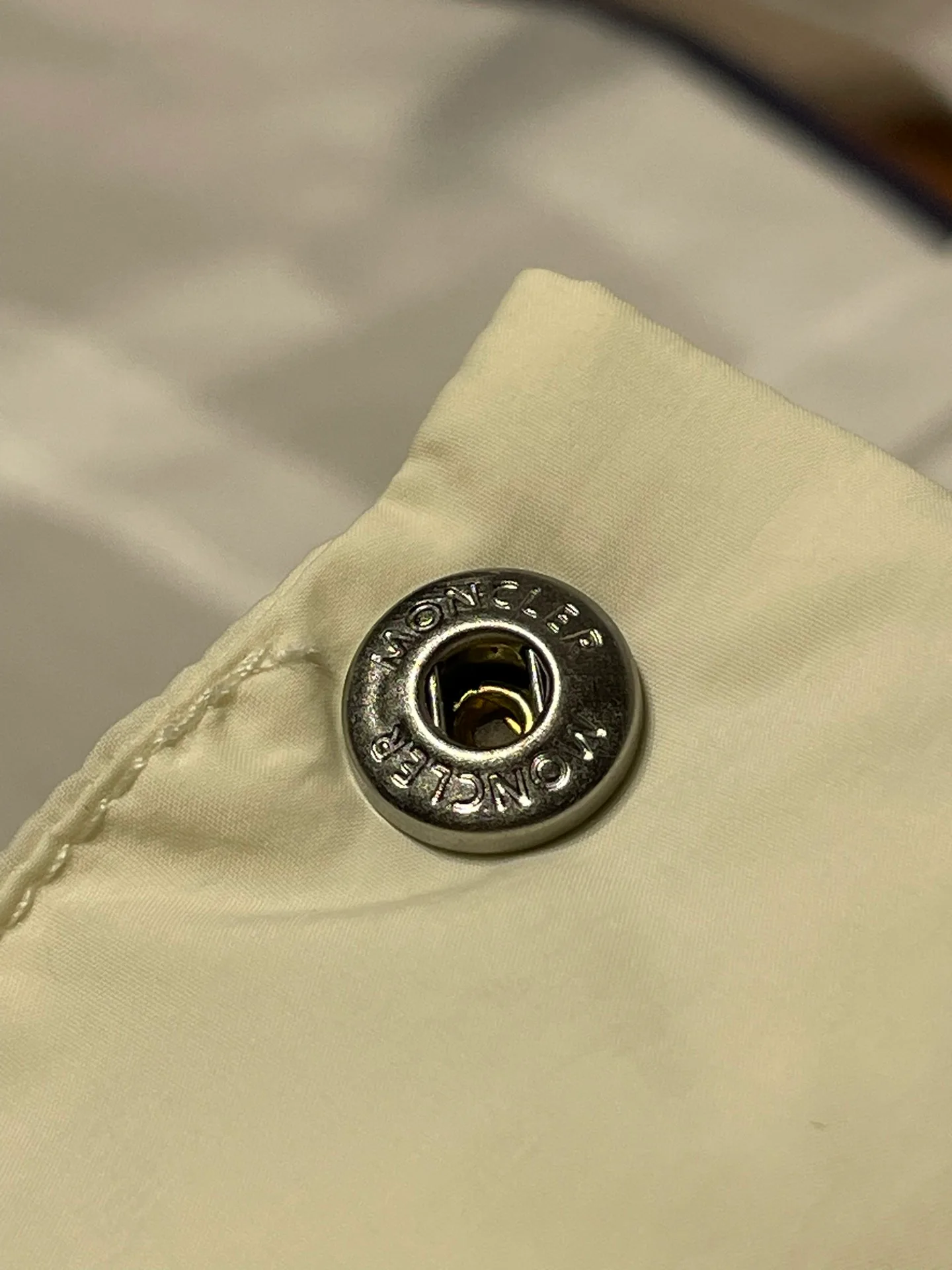 Кожаные Куртки И Дублёнки Женские Moncler 2734813